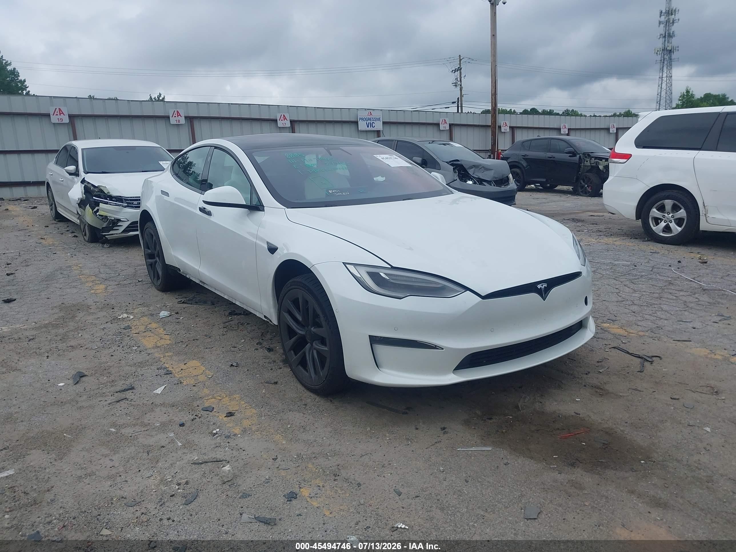 2021 Tesla Model S Long Range, VIN 5YJSA1E53MF451690 — Side