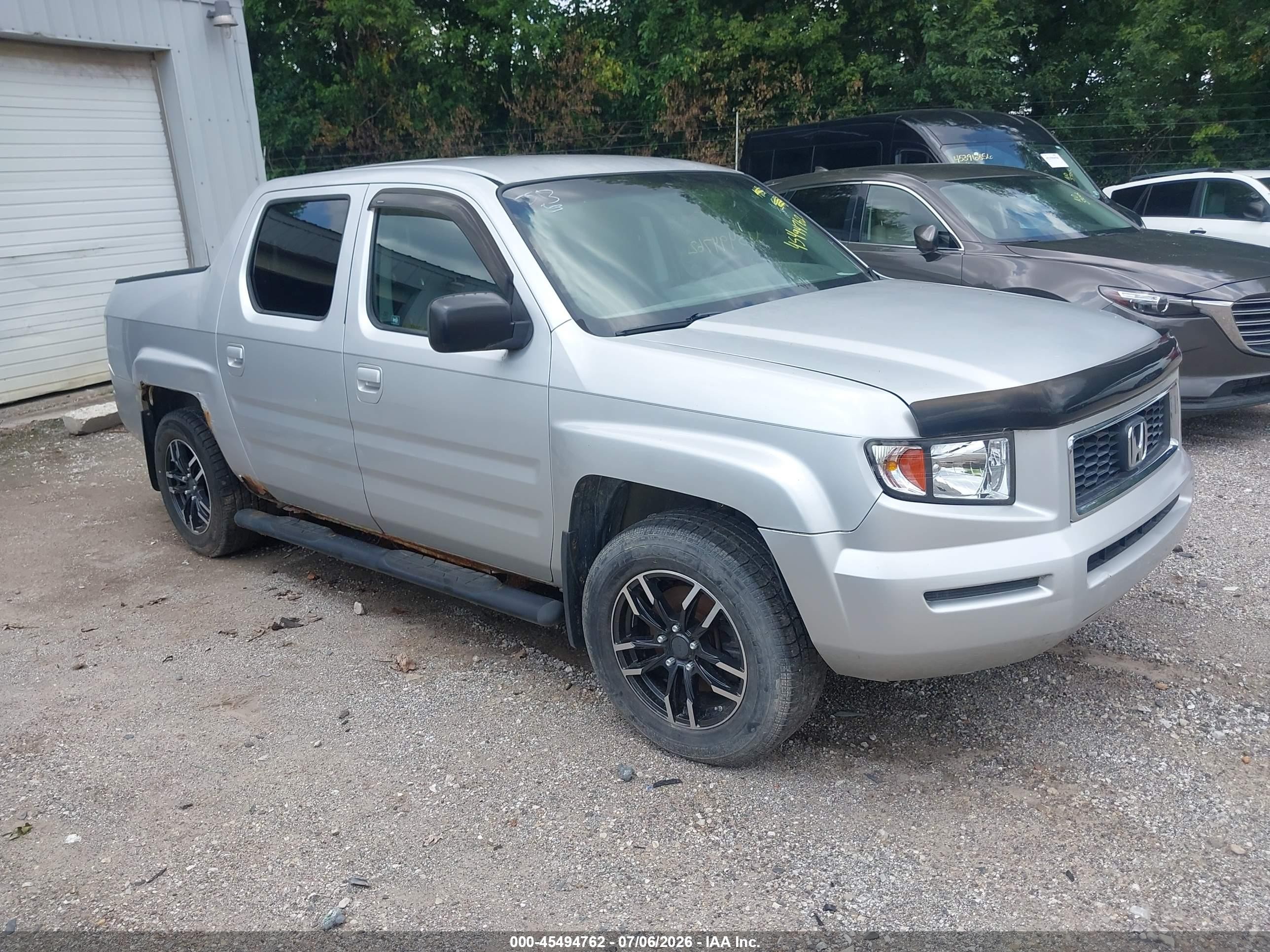 2008 Honda Ridgeline RTX, VIN 2HJYK163X8H503266 — Front end
