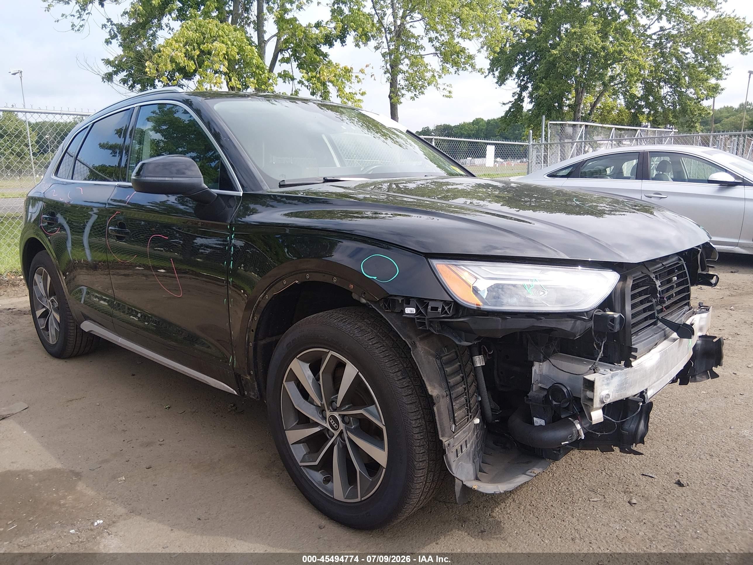 2021 Audi Q5 Premium Plus, VIN WA1BAAFY6M2086637 — Front end