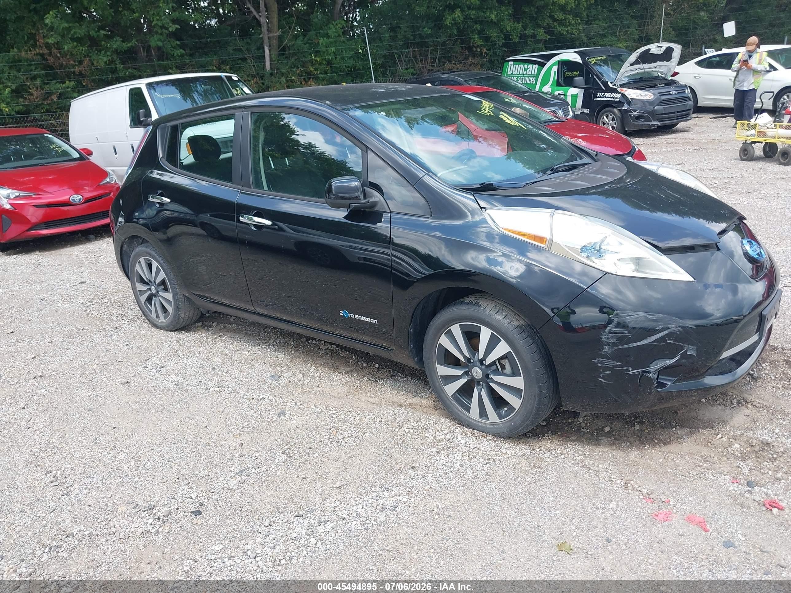2013 Nissan LEAF SV, VIN 1N4AZ0CP2DC405449 — Front end