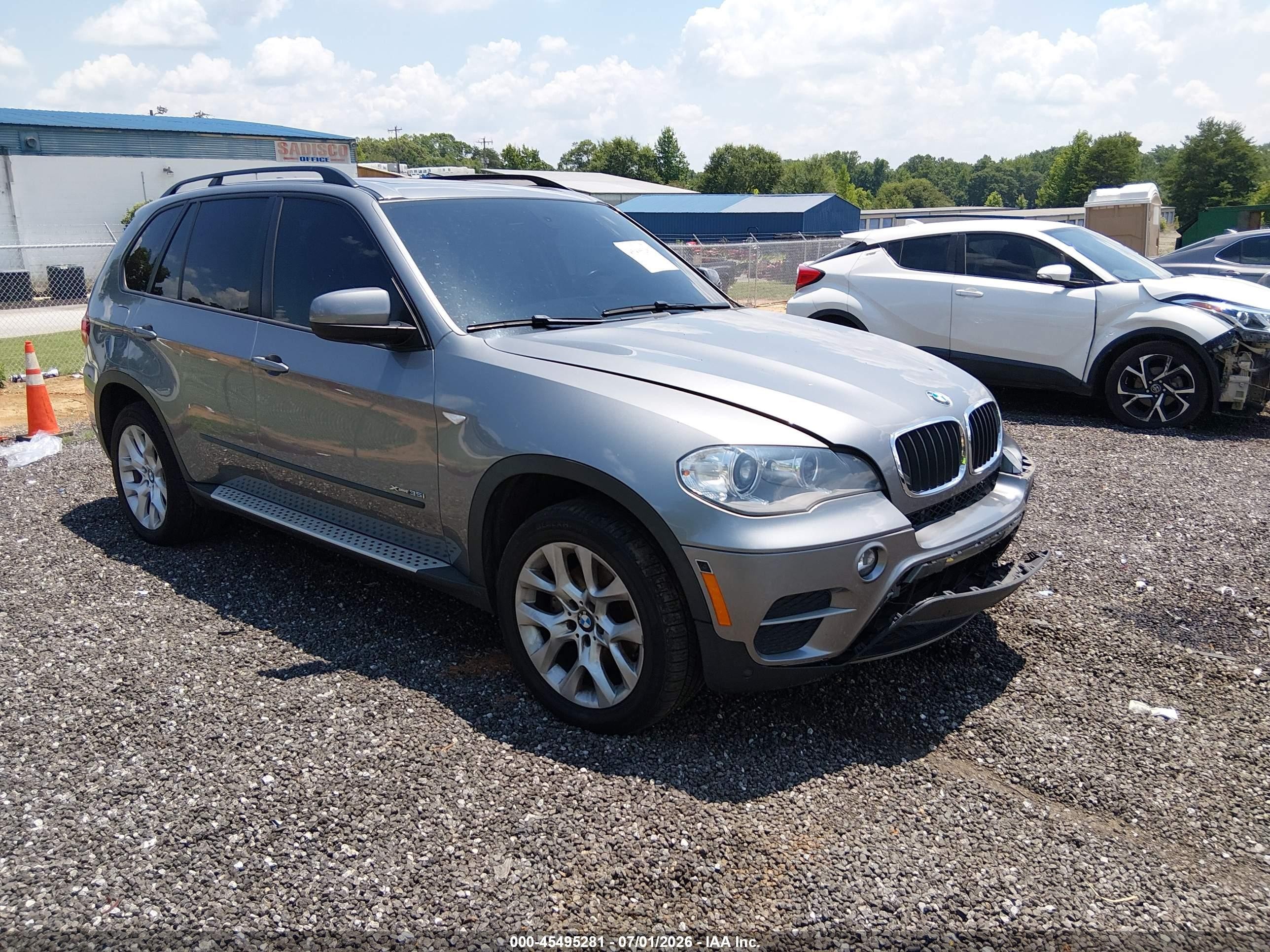 2012 BMW X5 35i, VIN 5UXZV4C56CL986076 — Перед