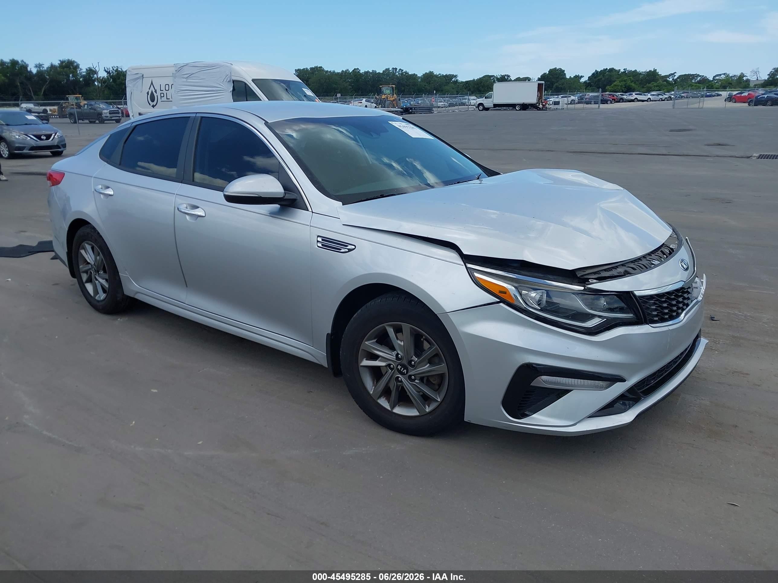 2019 Kia Optima LX, VIN 5XXGT4L35KG340877 — Front end