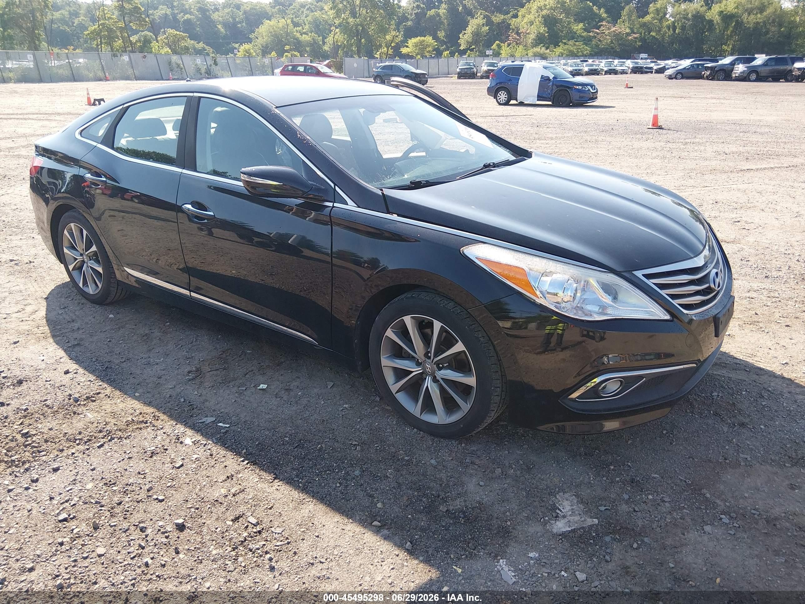 2017 Hyundai Azera, VIN KMHFG4JG2HA577493 — Бок