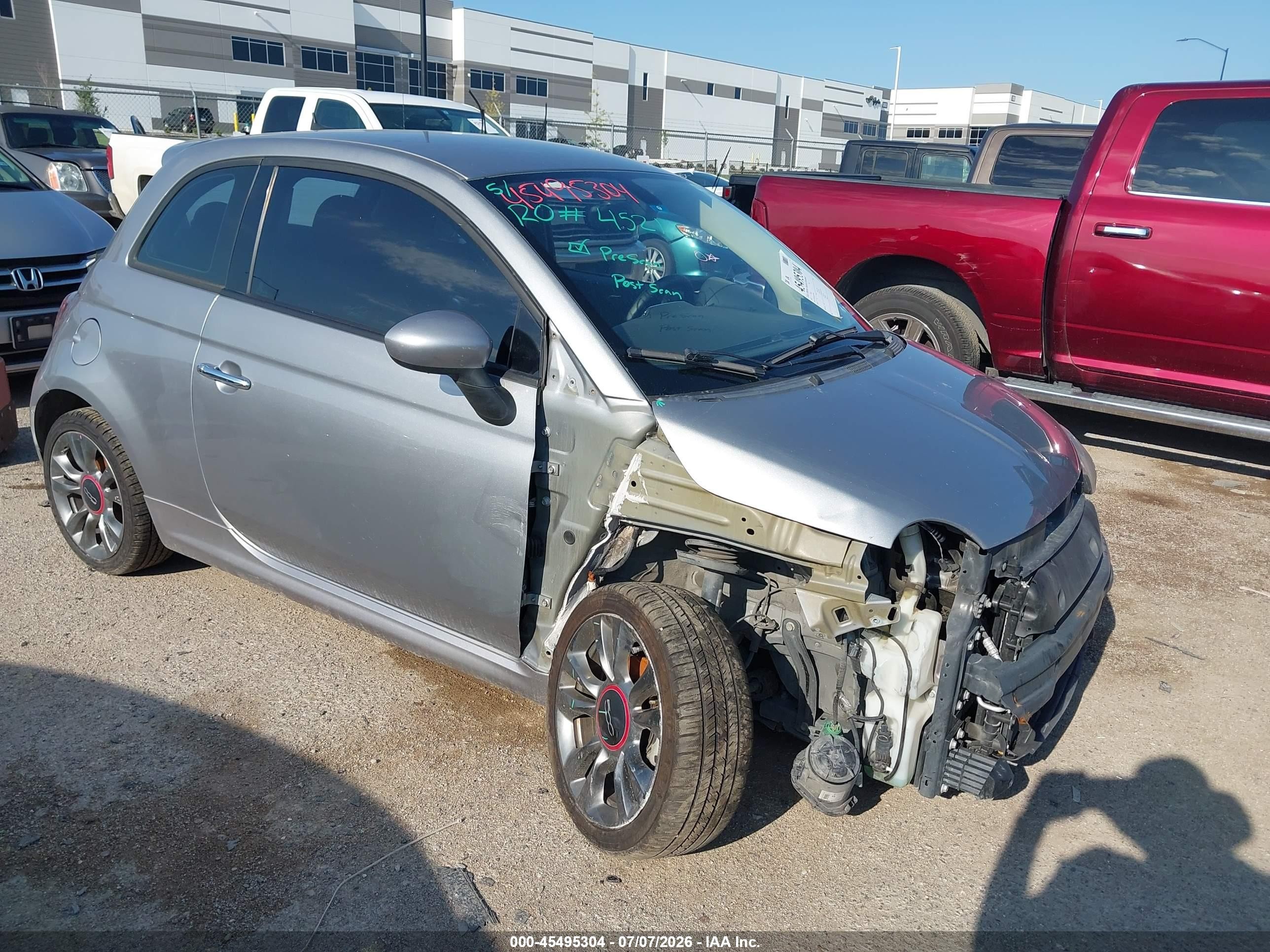 2017 FIAT 500 Pop, VIN 3C3CFFKR5HT535905 — Front end