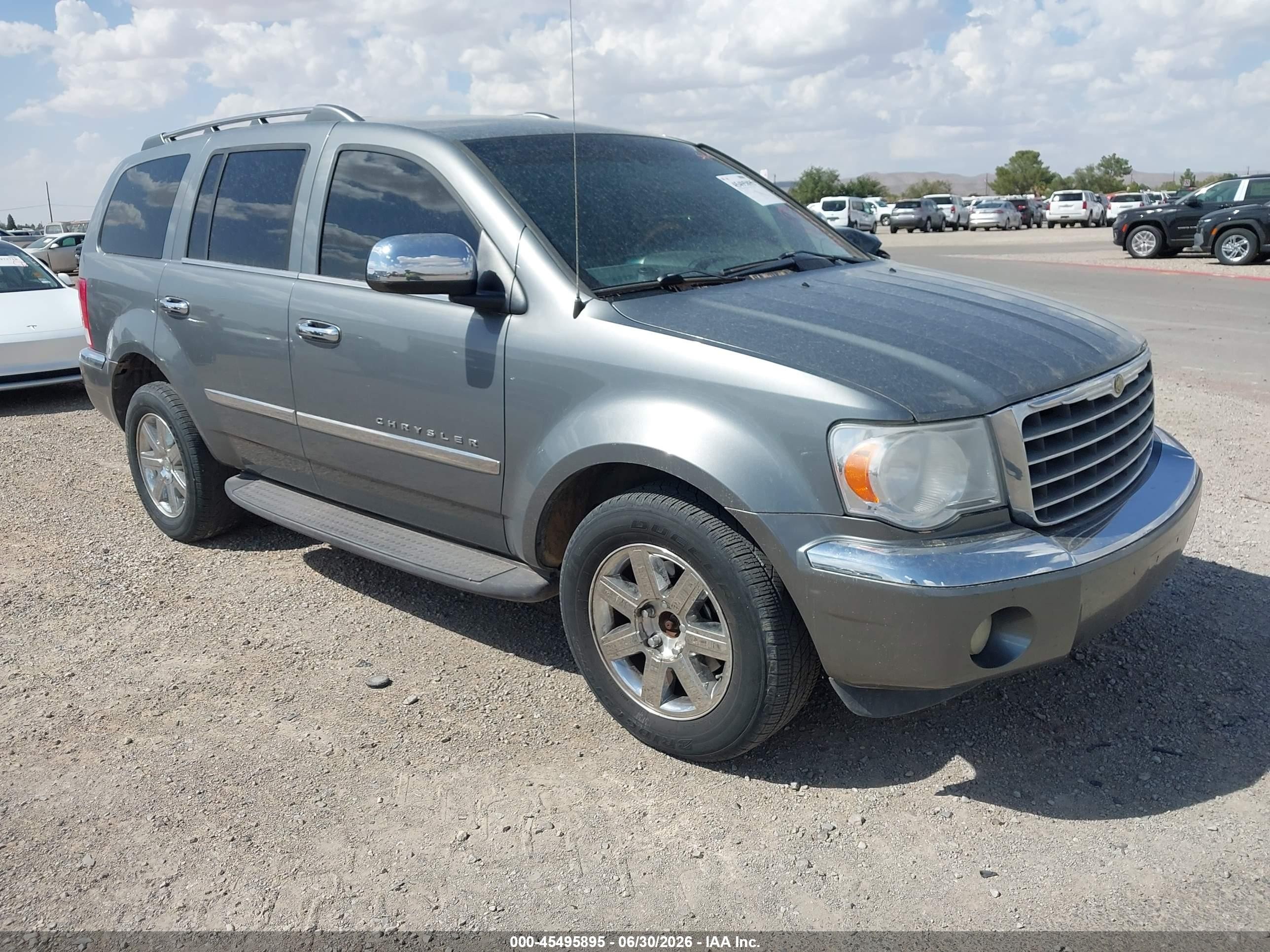 2009 Chrysler Aspen Limited, VIN 1A8HW58P09F713614 — Normal wear