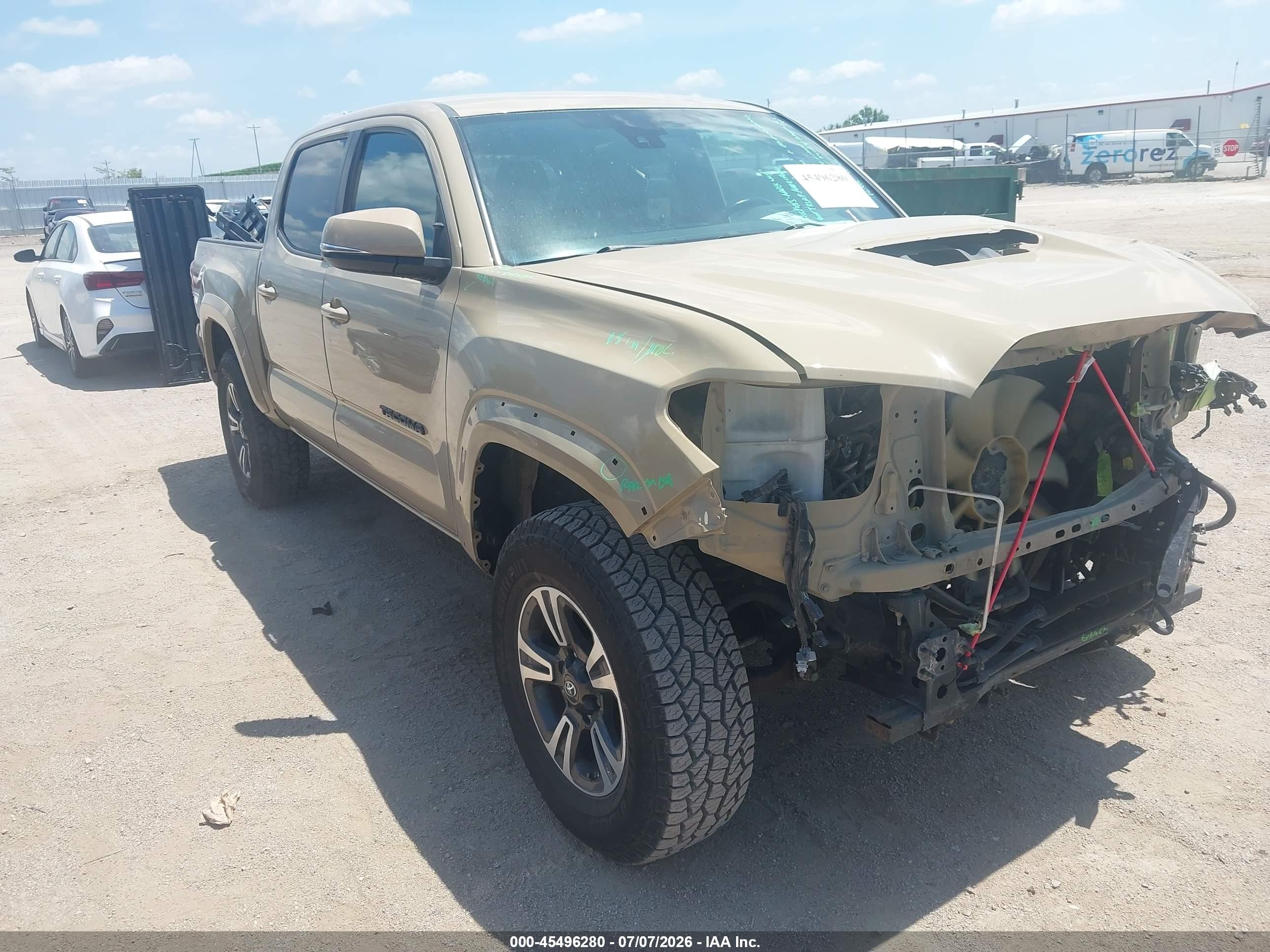 2019 Toyota Tacoma TRD Off Road, VIN 3TMCZ5AN1KM236229 — Front end