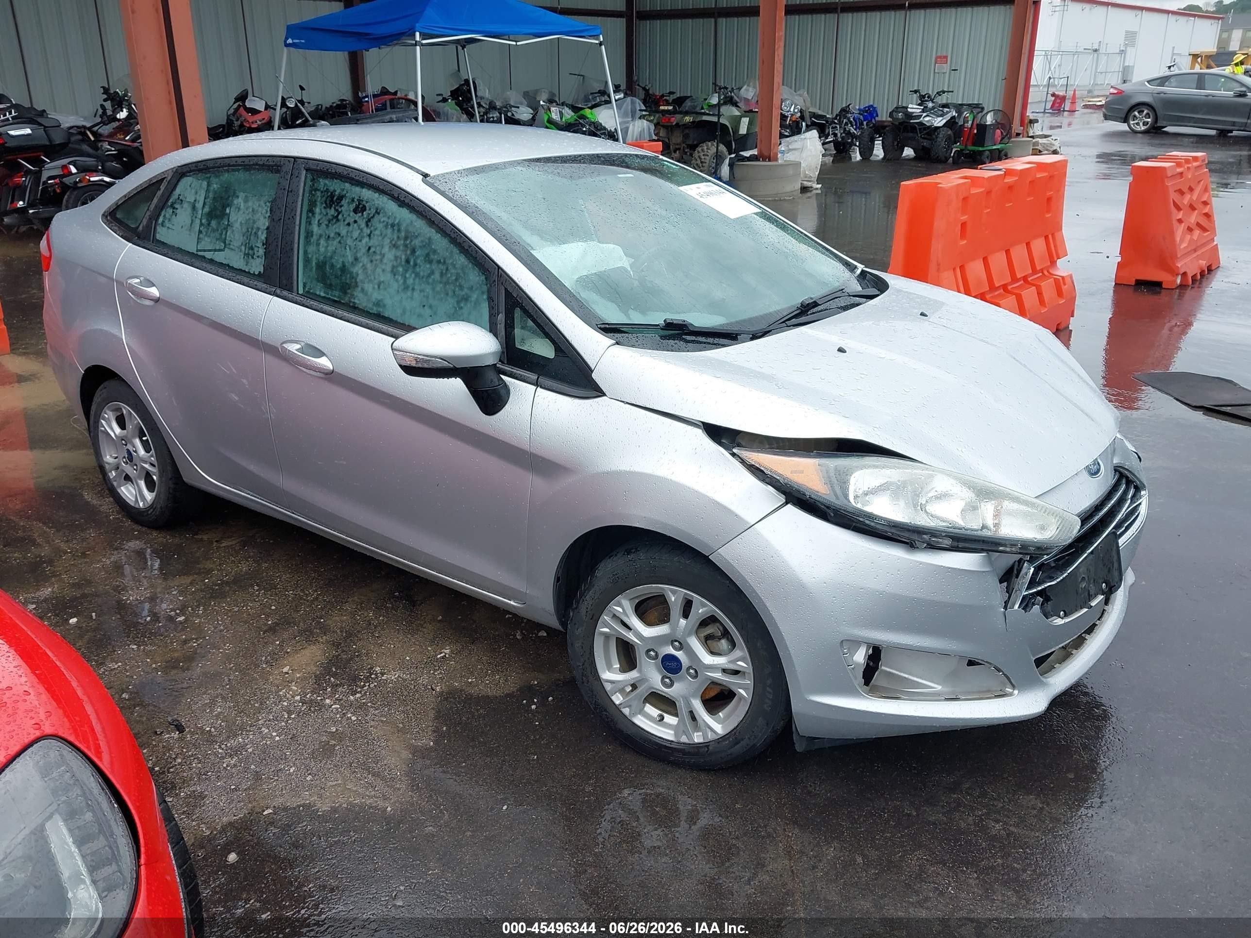 2016 Ford Fiesta SE, VIN 3FADP4BJ2GM183456 — Front end
