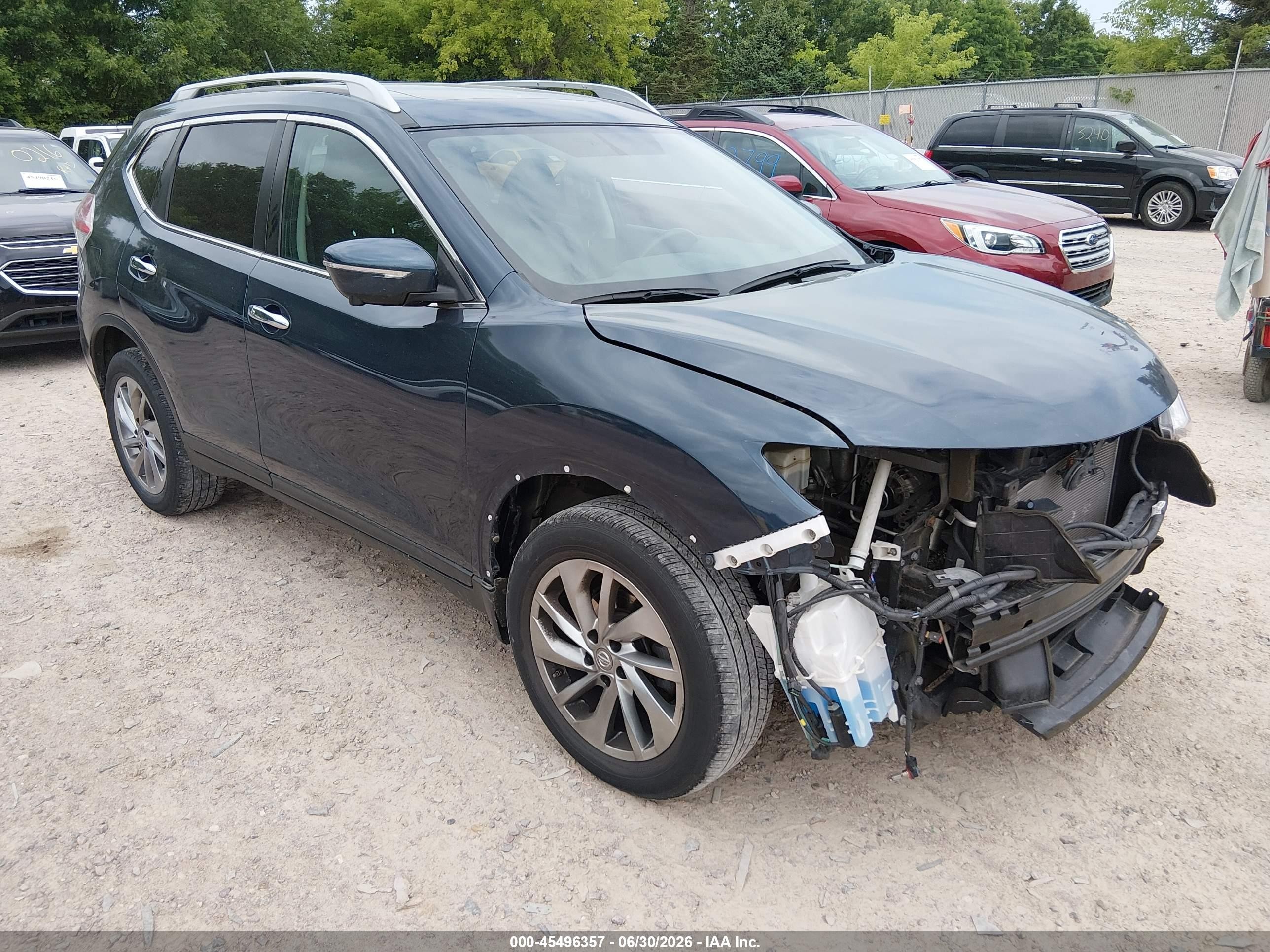 2015 Nissan Rogue SL, VIN 5N1AT2MV8FC889081 — Front end