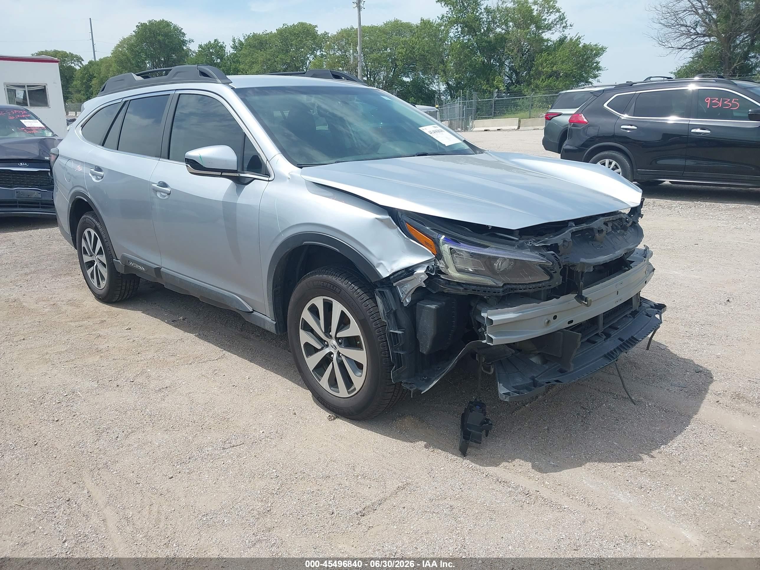 2021 Subaru Outback Premium, VIN 4S4BTADC3M3132339 — Front end