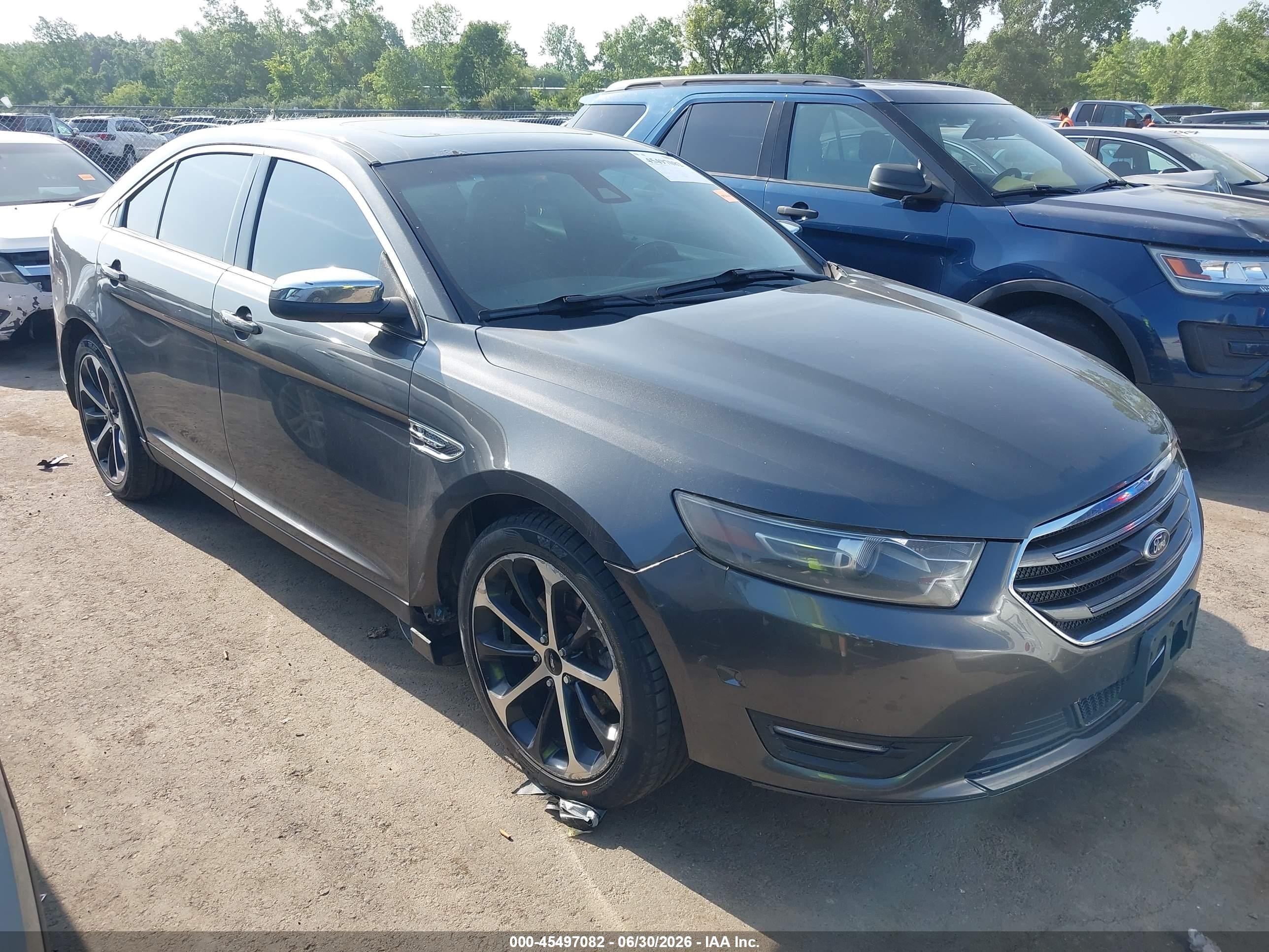 2016 Ford Taurus Limited, VIN 1FAHP2J88GG107853 — Бок