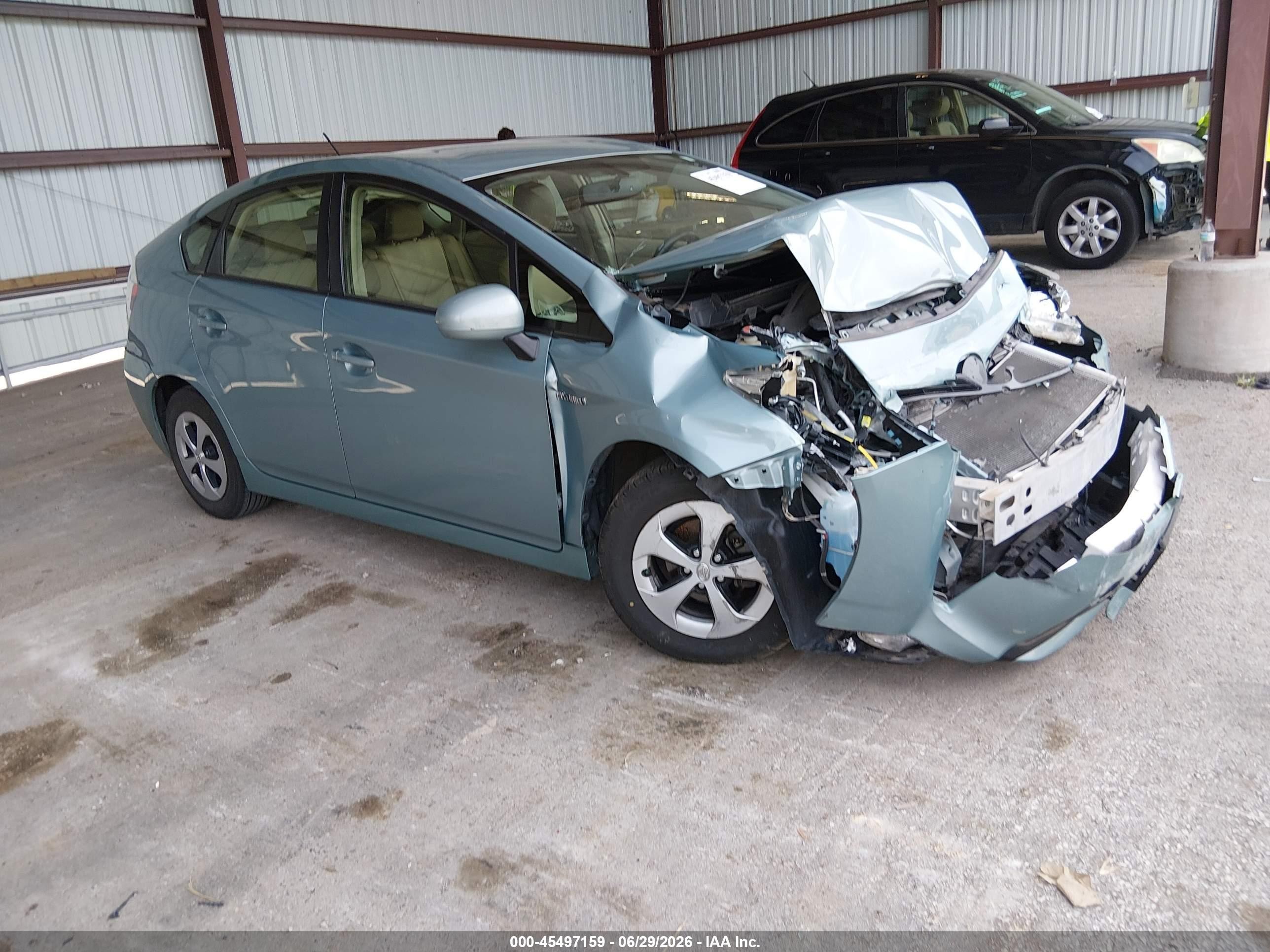 2015 Toyota Prius Three, VIN JTDKN3DU0F1893301 — Front end