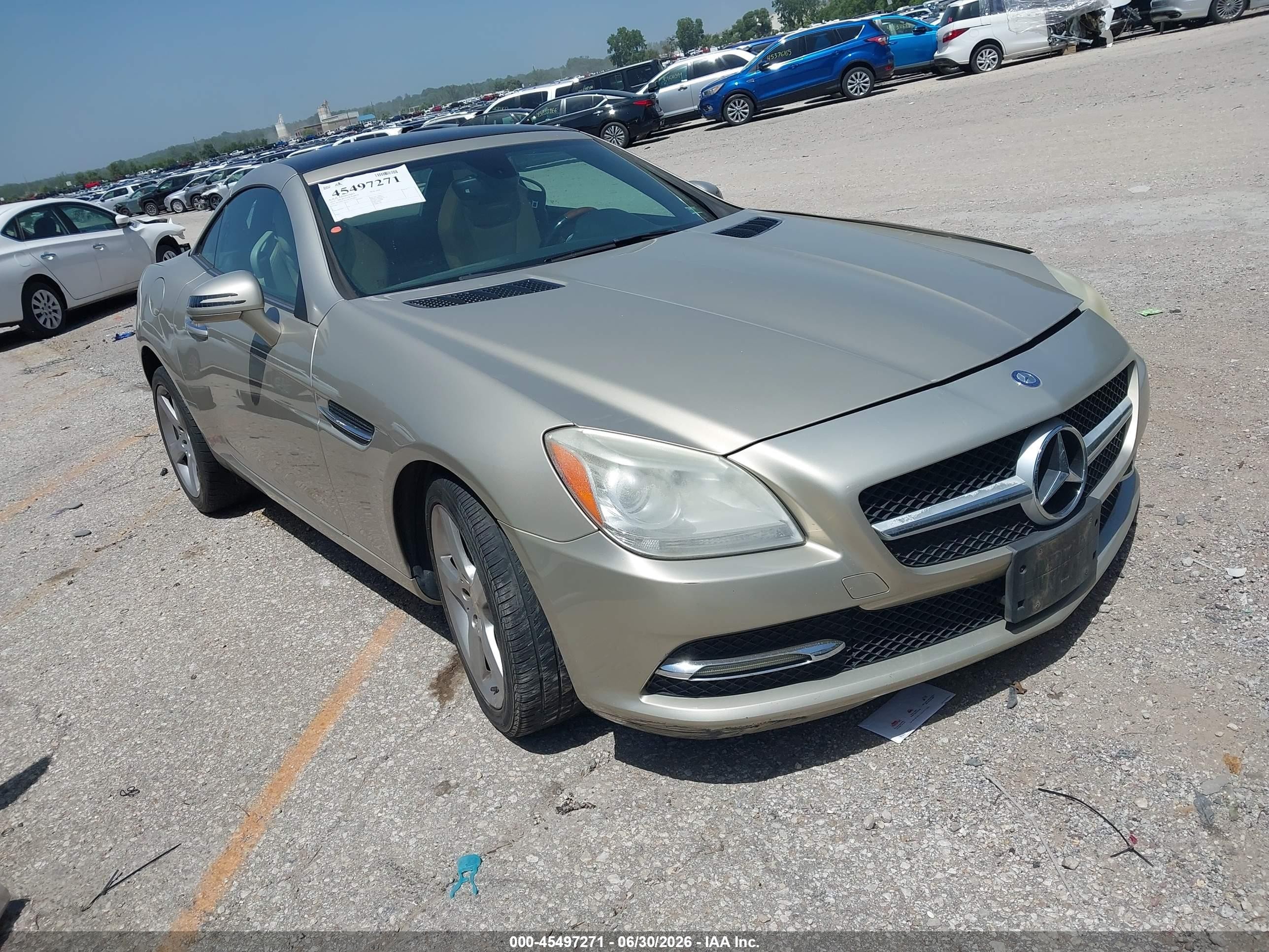 2012 Mercedes-Benz SLK 250, VIN WDDPK4HAXCF038811 — Front end