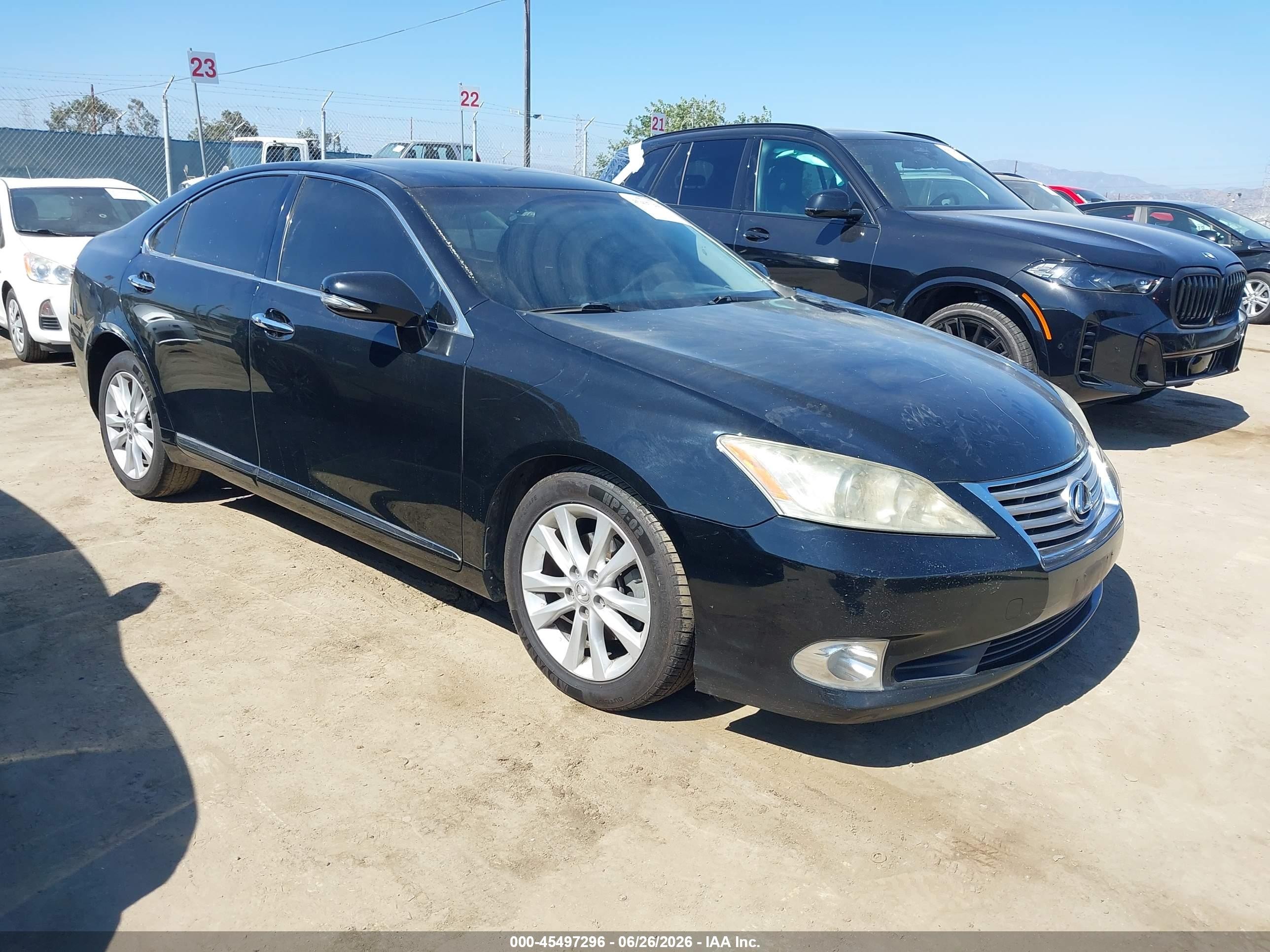 2011 Lexus ES 330, VIN JTHBK1EG8B2444358 — Side