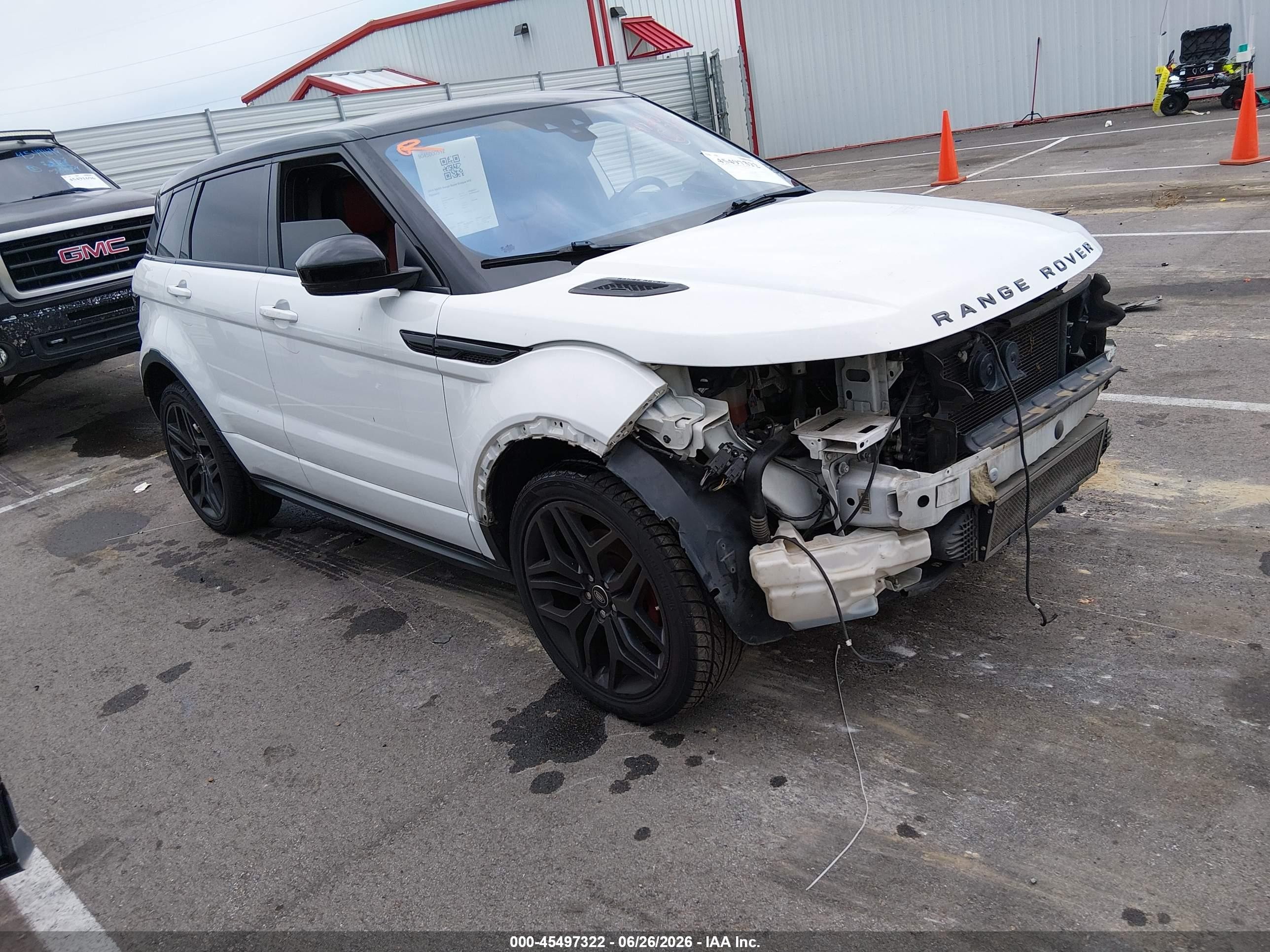 2016 Land Rover Range Rover Evoque HSE Dynamic, VIN SALVD2BGXGH136513 — Front end