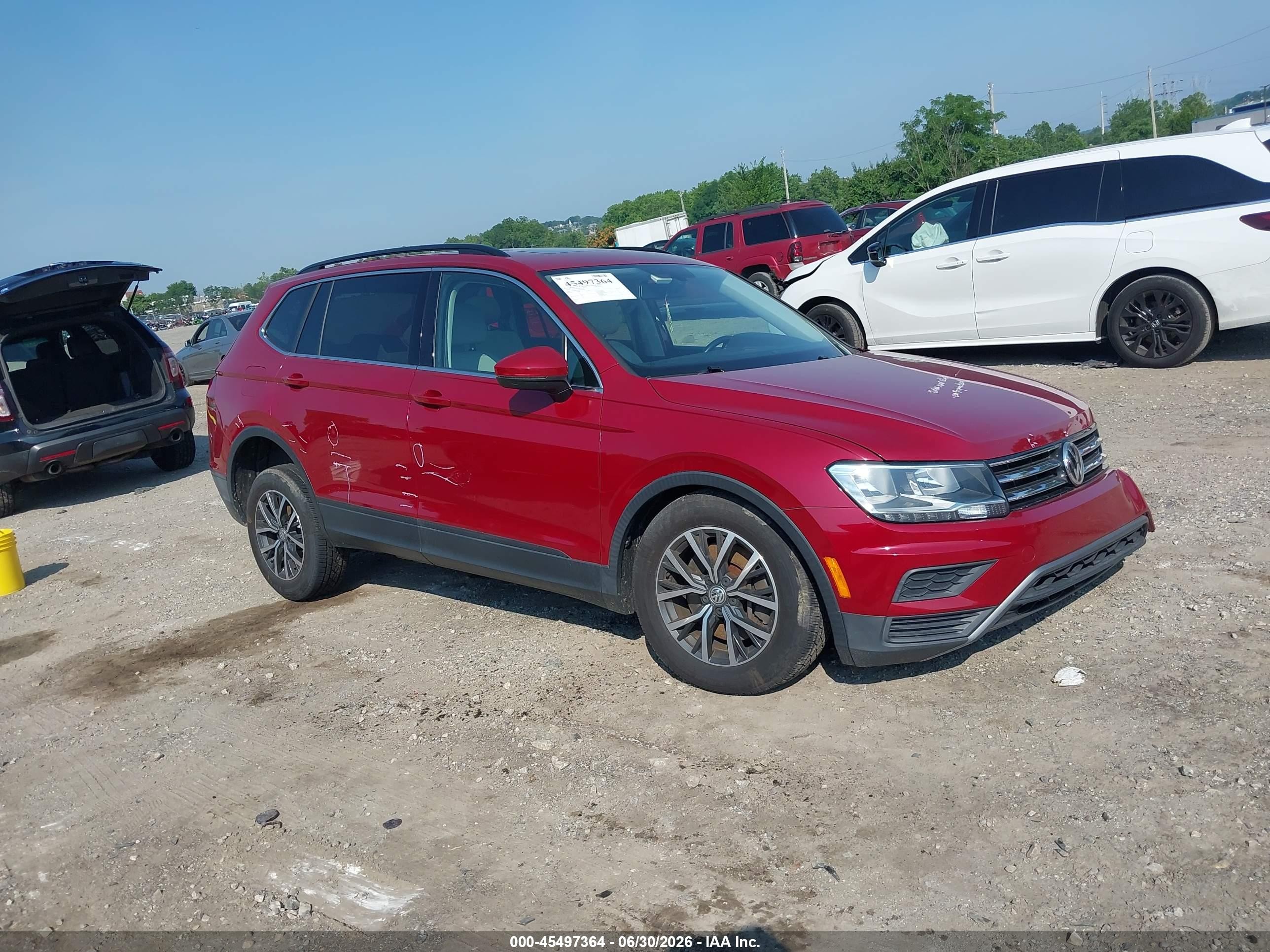 2019 Volkswagen Tiguan SE, VIN 3VV2B7AX2KM094469 — Front end