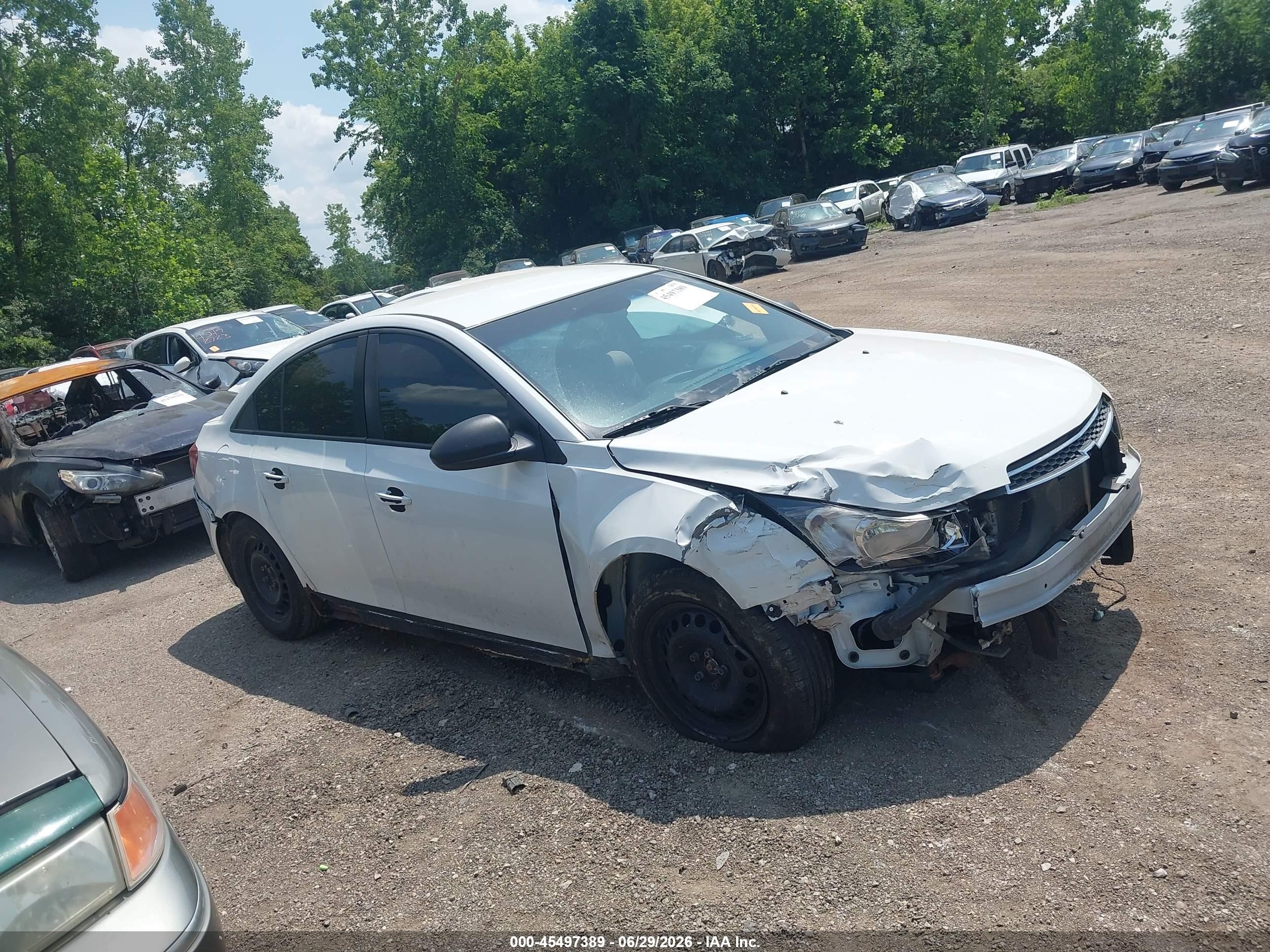 2014 Chevrolet Cruze LS, VIN 1G1PA5SH2E7258099 — Front end