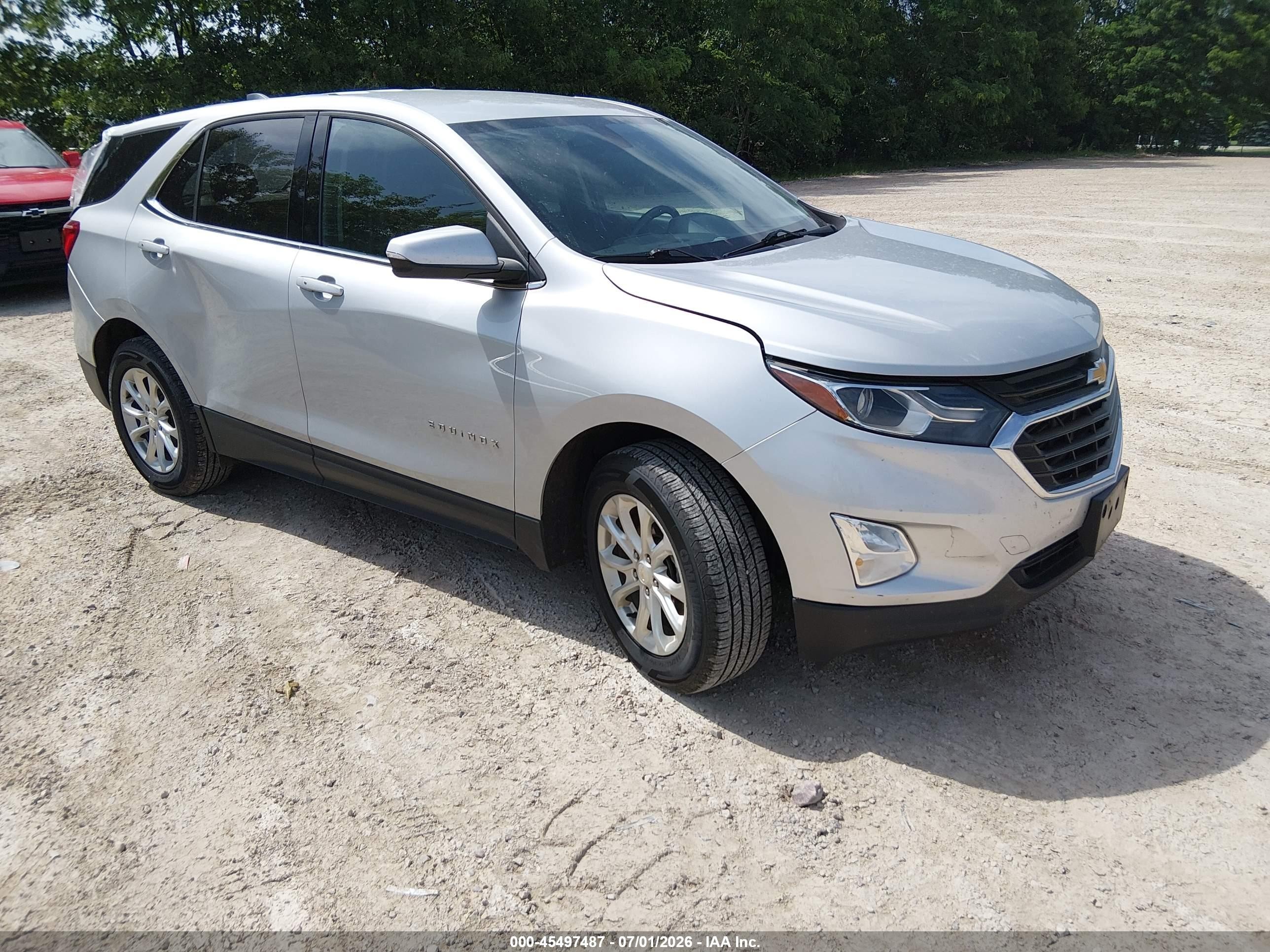 2019 Chevrolet Equinox LT, VIN 2GNAXUEV3K6200321 — Зад