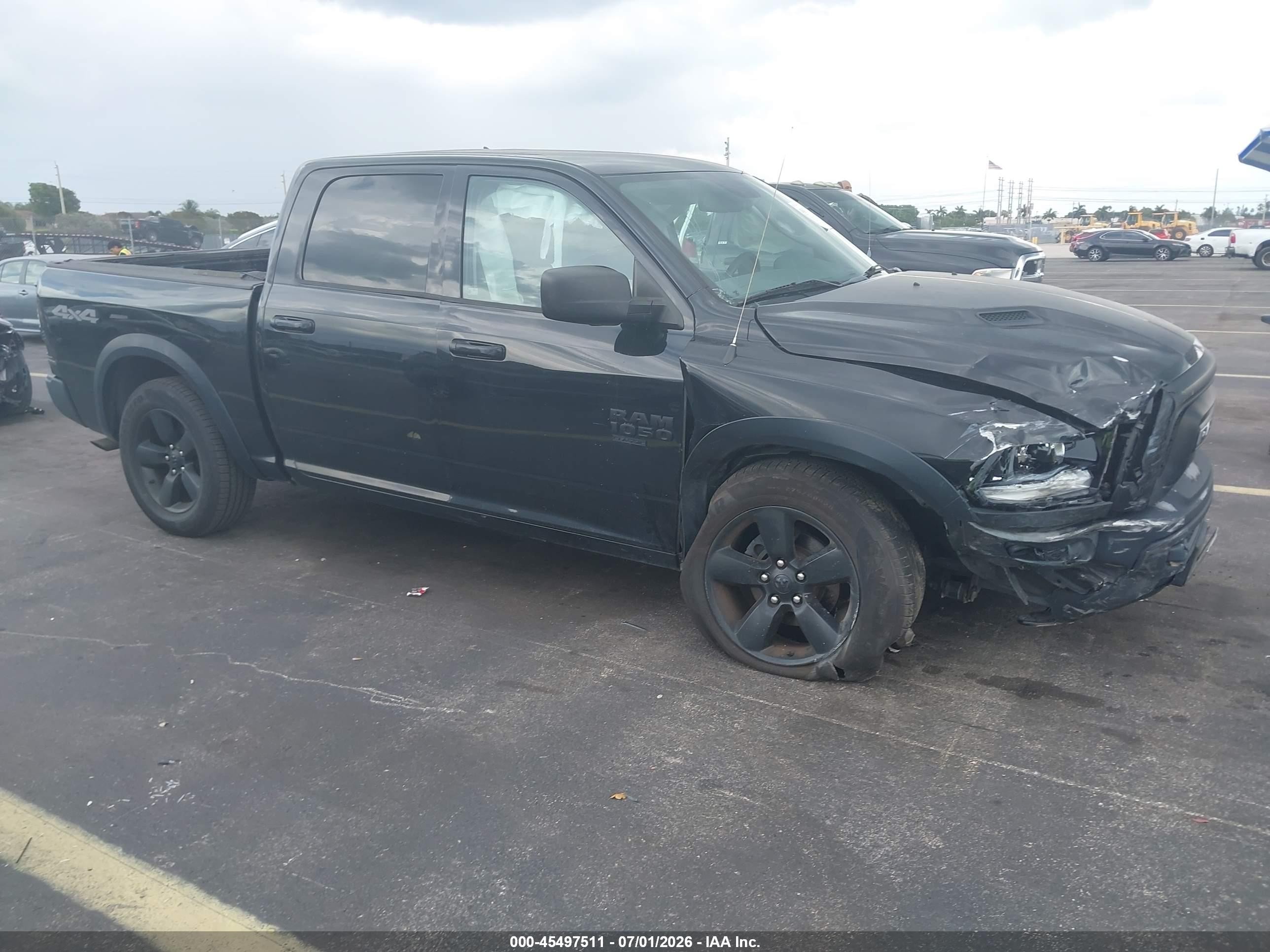 2019 Ram 1500 SLT, VIN 1C6RR7LG1KS677880 — Side