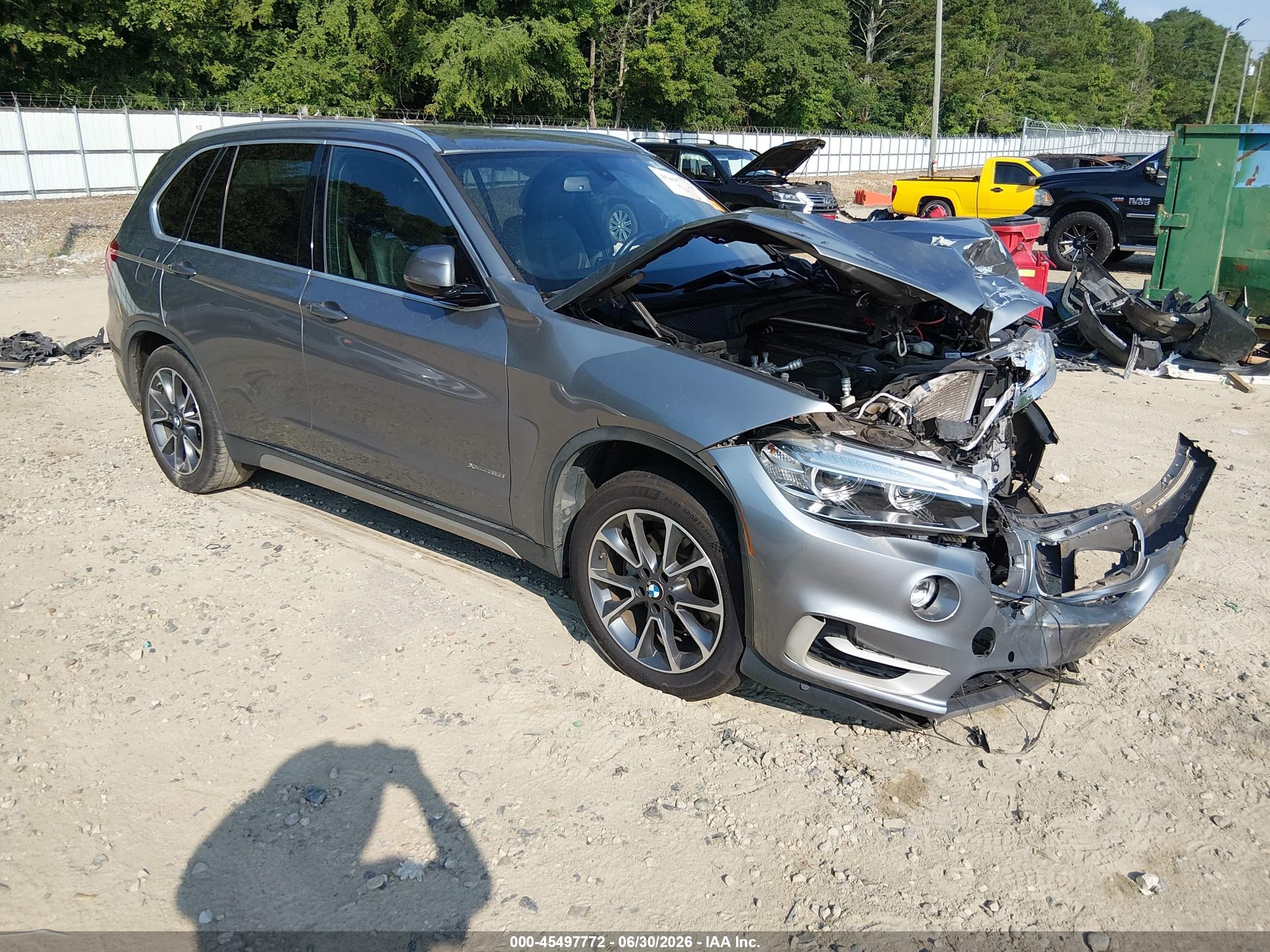 2018 BMW X5 xDrive35i, VIN 5UXKR0C59J0X92395 — Front end