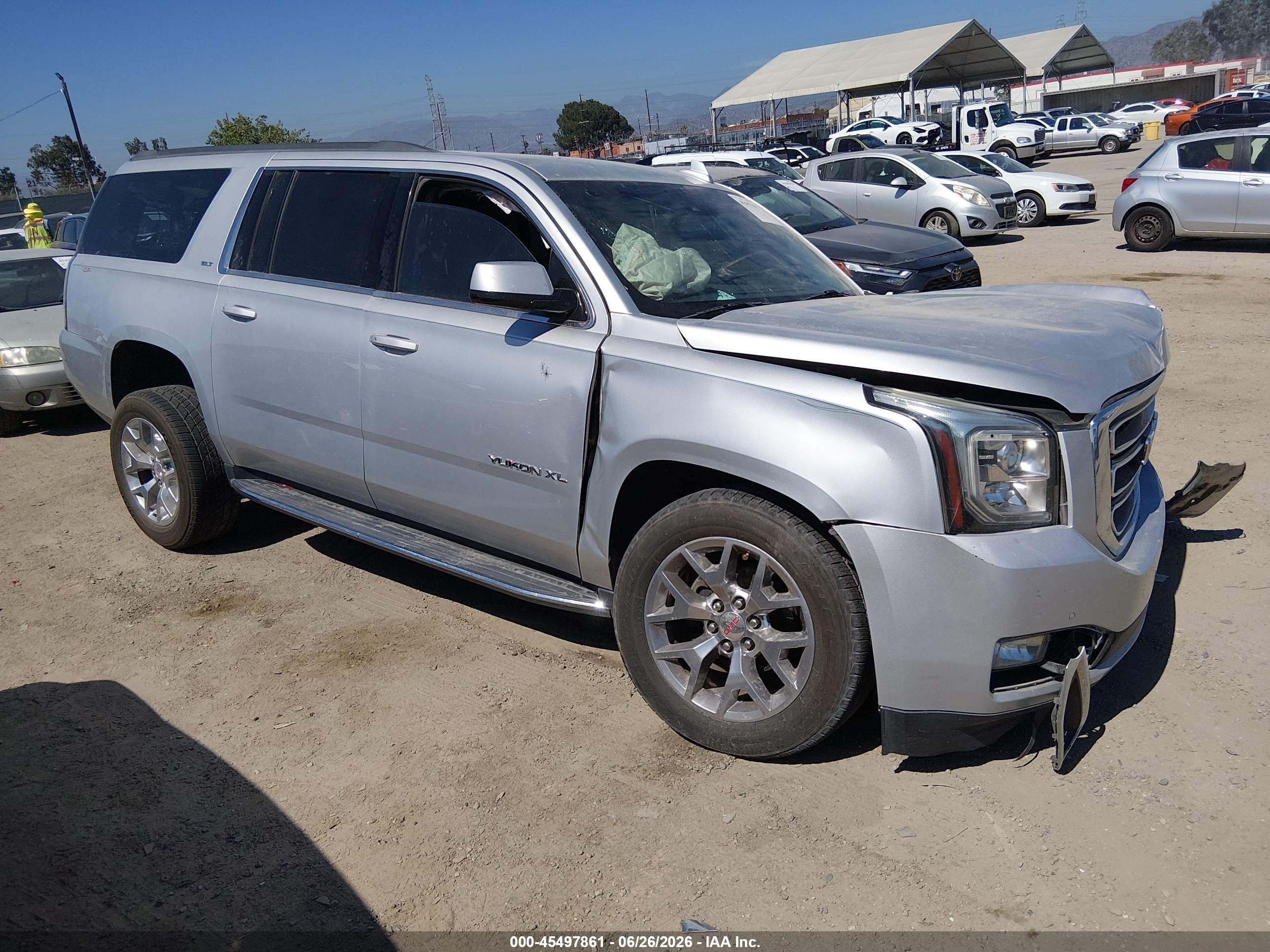 2017 GMC Yukon XL SLT, VIN 1GKS2GKC2HR296508 — Side