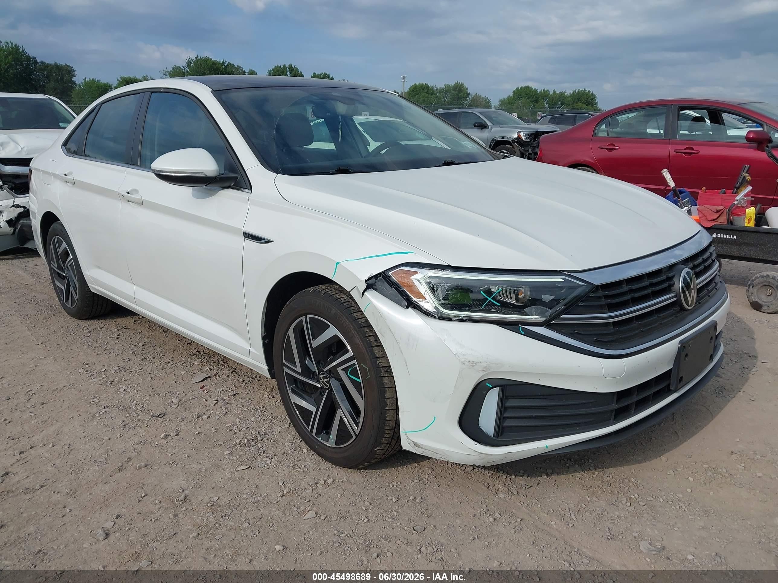 2022 Volkswagen Jetta SEL, VIN 3VWGM7BU7NM029878 — Side