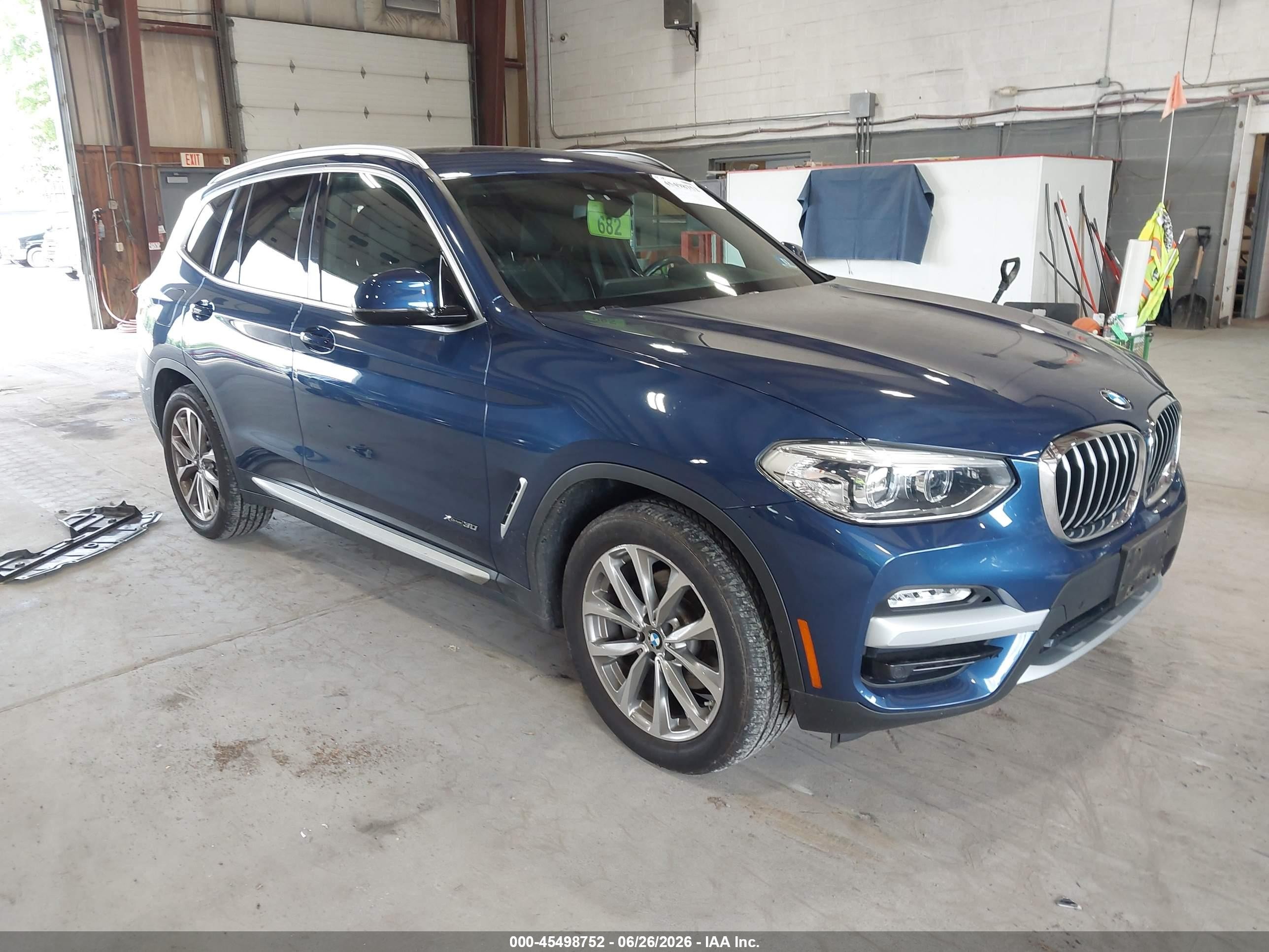 2018 BMW X3 xDrive30i, VIN 5UXTR9C53JLC74311 — Перед