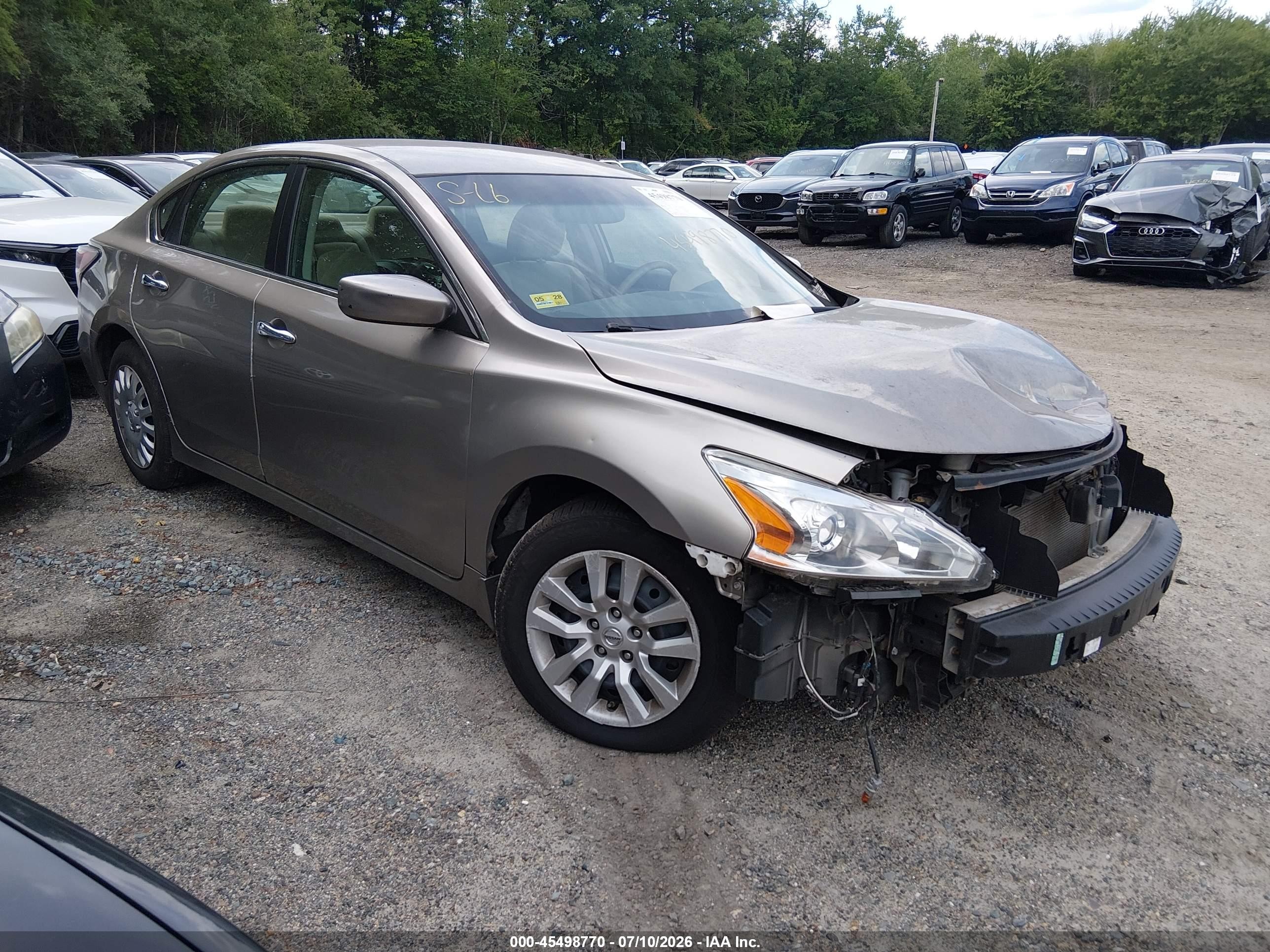 2014 Nissan Altima S, VIN 1N4AL3AP4EC189837 — Front end