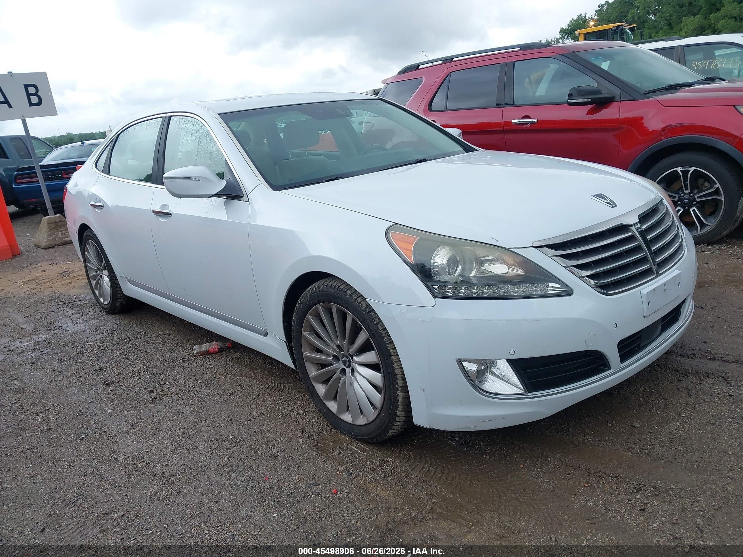2016 Hyundai Equus Signature, VIN KMHGH4JH2GU101414 — Normal wear