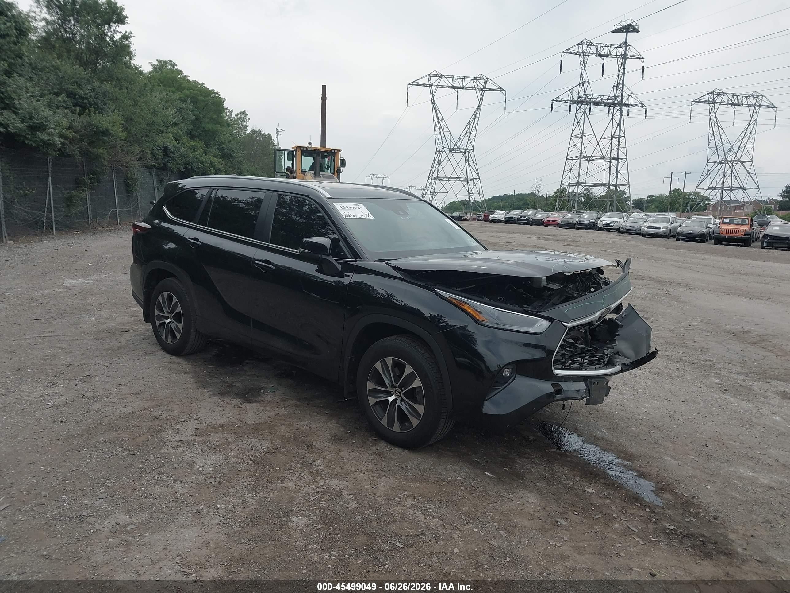 2024 Toyota Highlander Platinum, VIN 5TDKDRBH4RS566838 — Front end