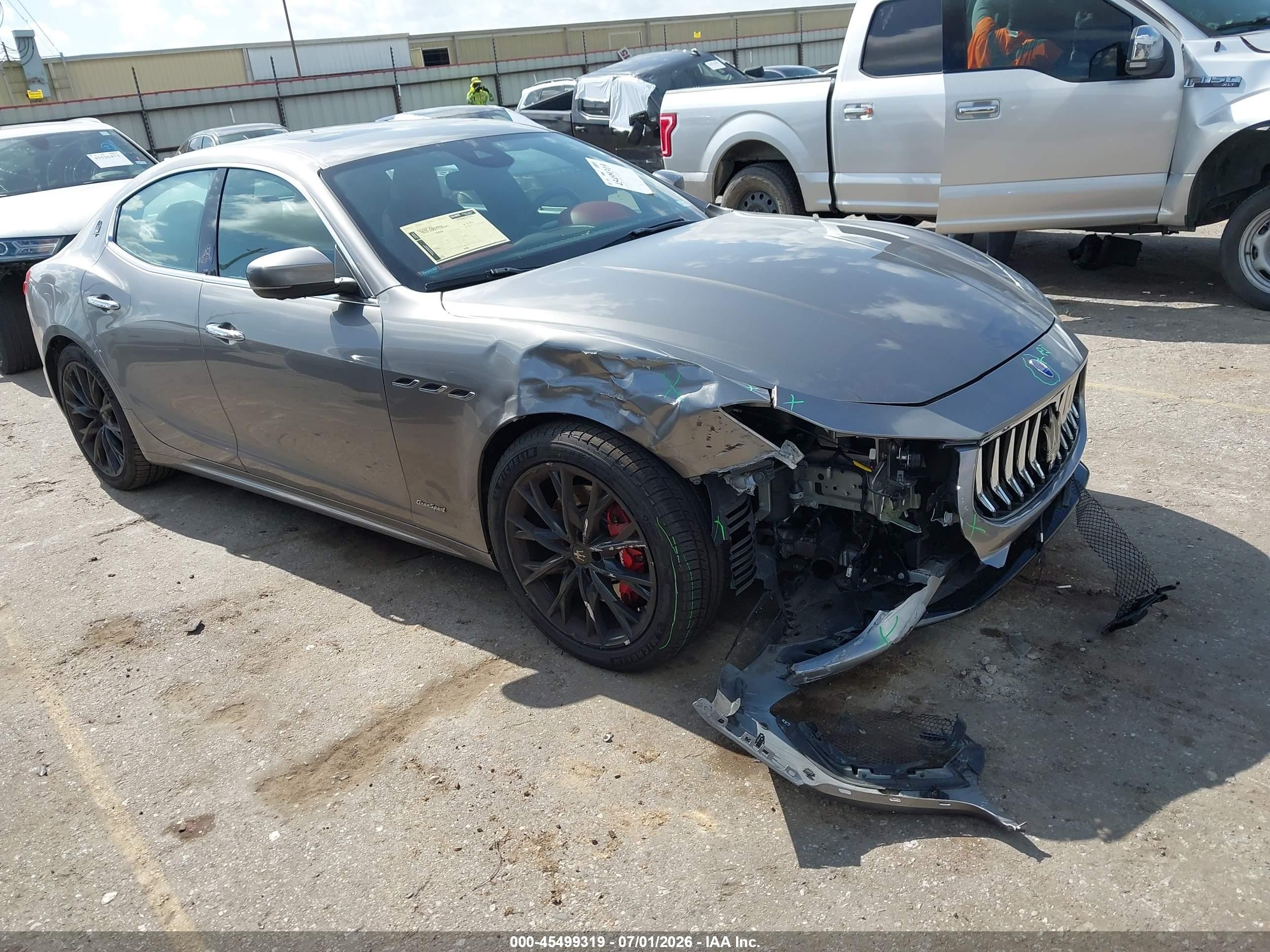 2020 Maserati Ghibli GranSport, VIN ZAM57XSSXL1349914 — Front end