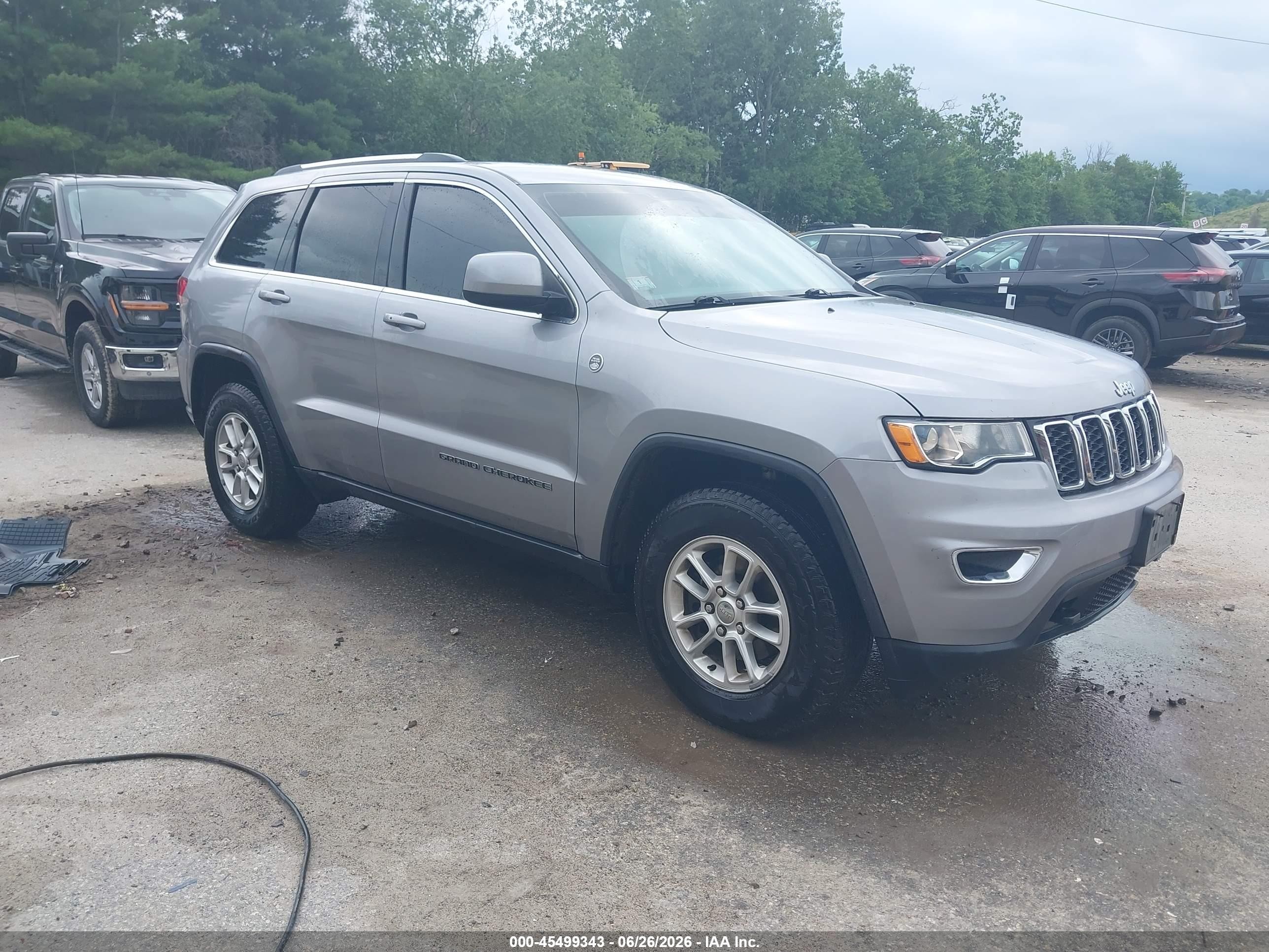 2019 Jeep Grand Cherokee Altitude, VIN 1C4RJFAG4KC836933 — Normal wear