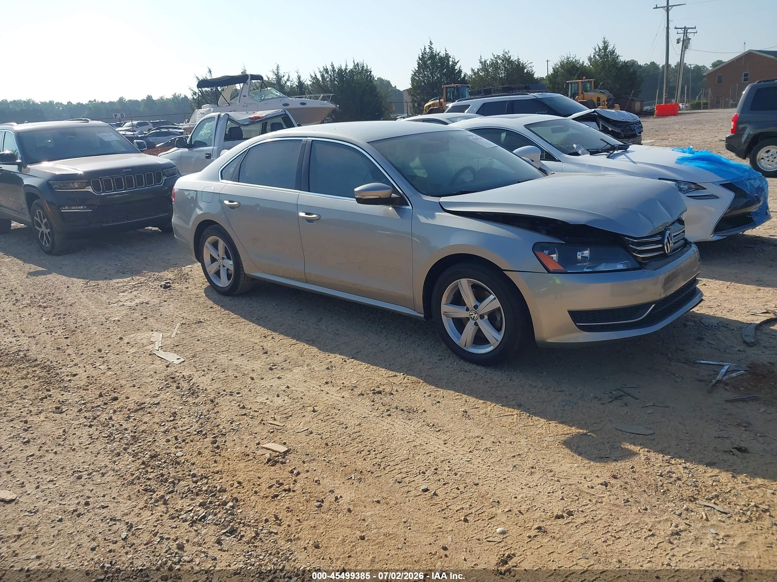 2014 Volkswagen Passat SE, VIN 1VWBS7A31EC050963 — Front end