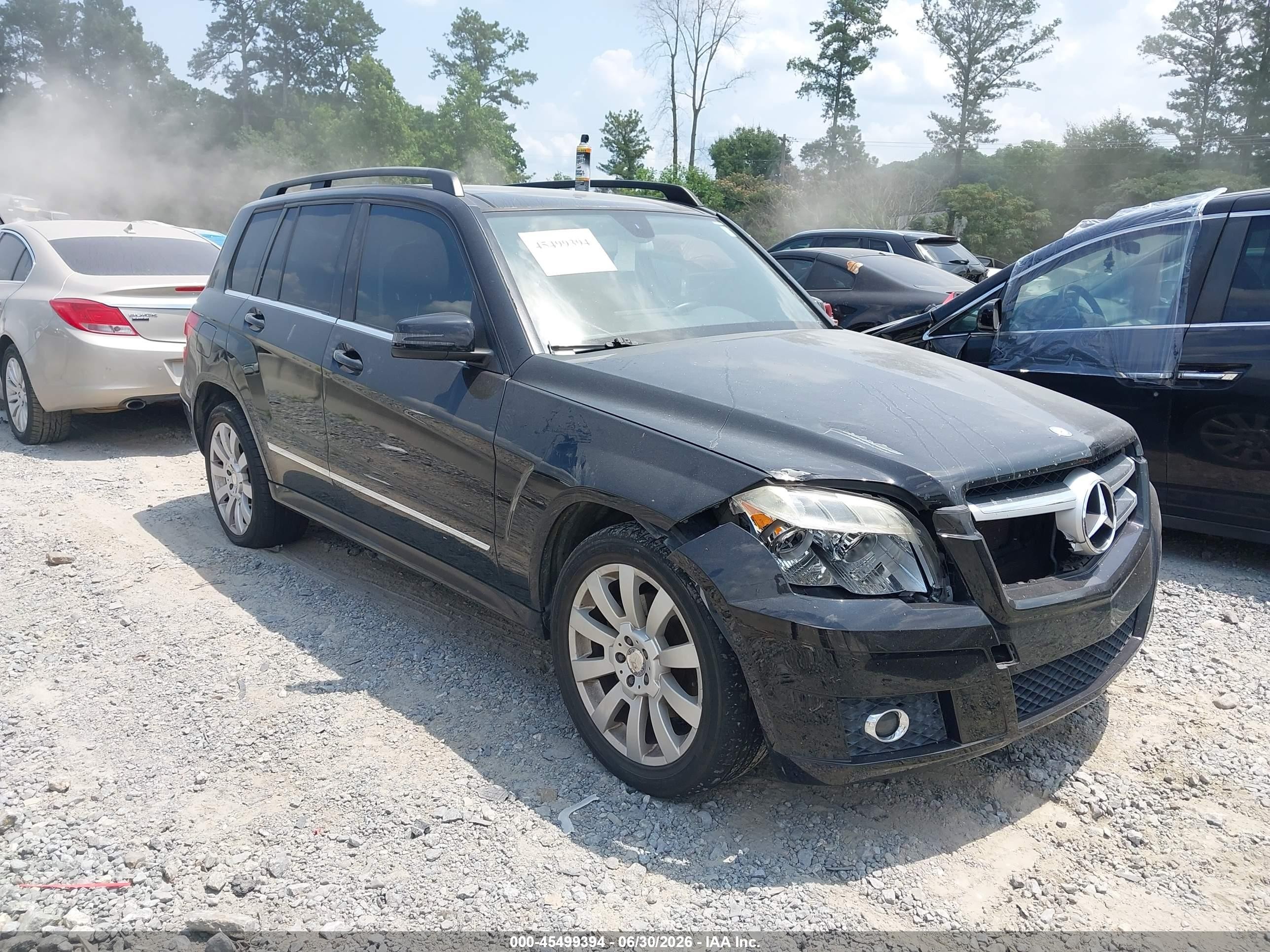 2012 Mercedes-Benz GLK 350, VIN WDCGG8HB1CF869782 — Front end