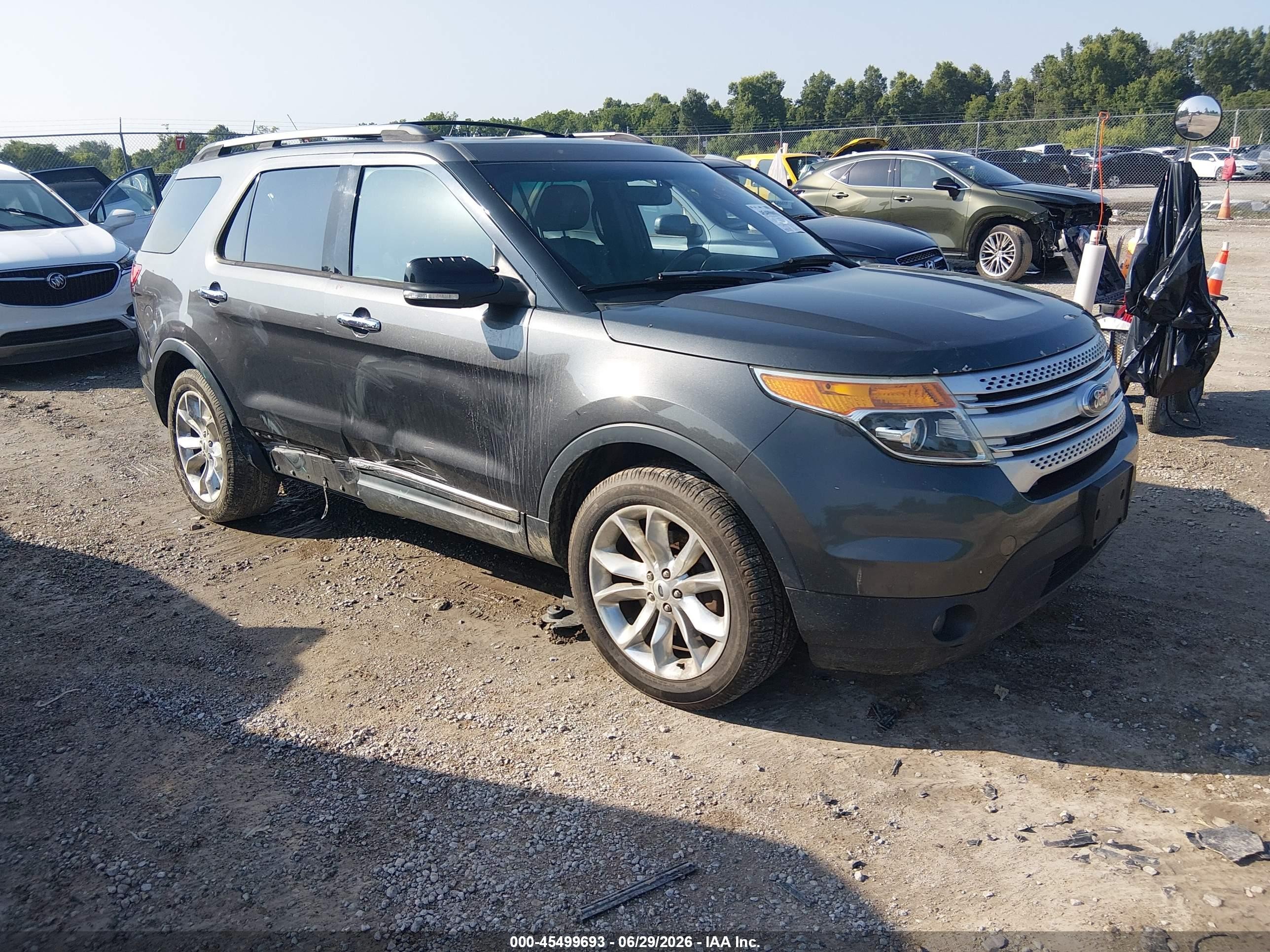 2015 Ford Explorer XLT, VIN 1FM5K8D86FGB72270 — Side