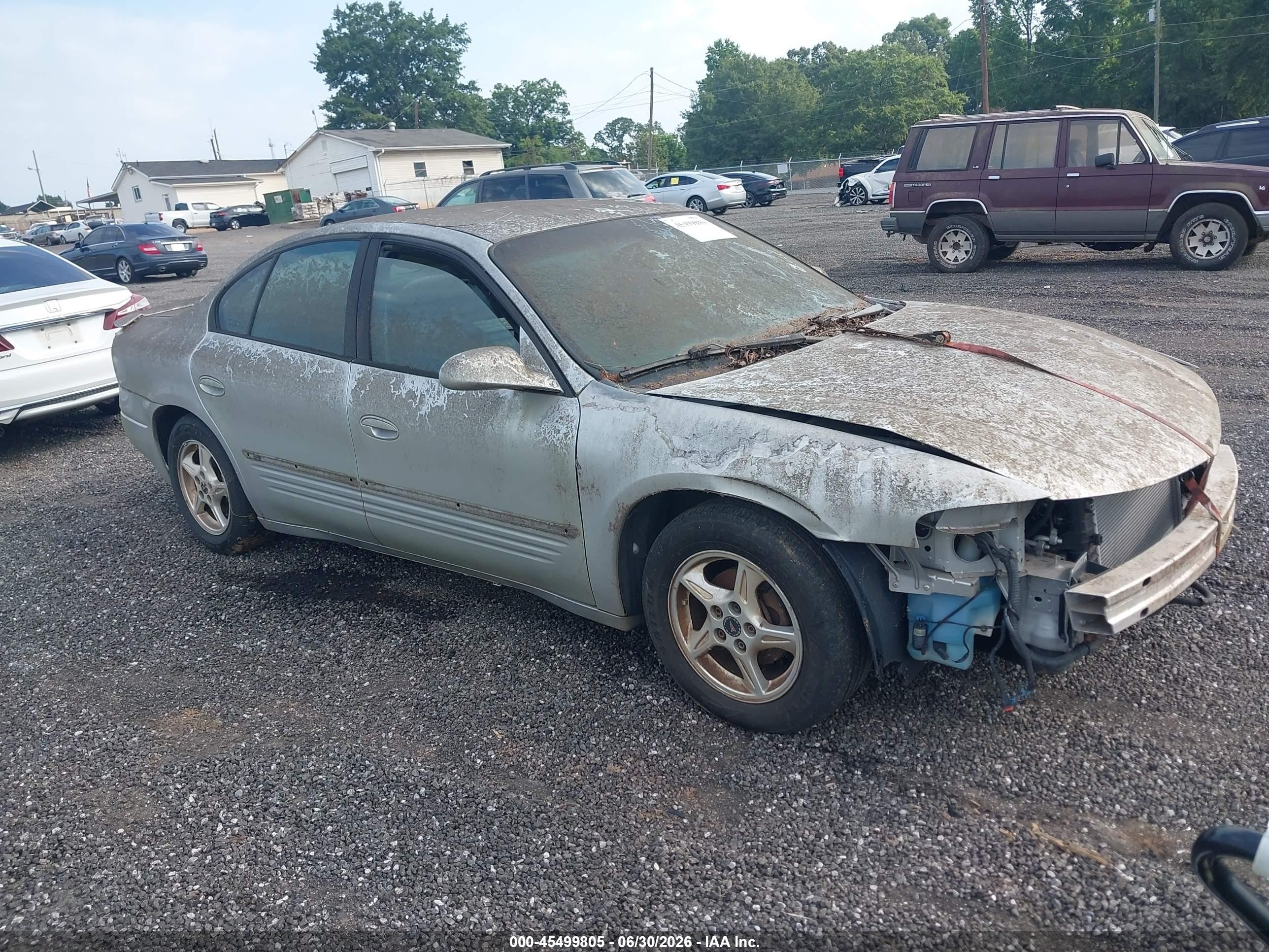 2002 Pontiac Bonneville SE, VIN 1G2HX54K224214558 — Front end