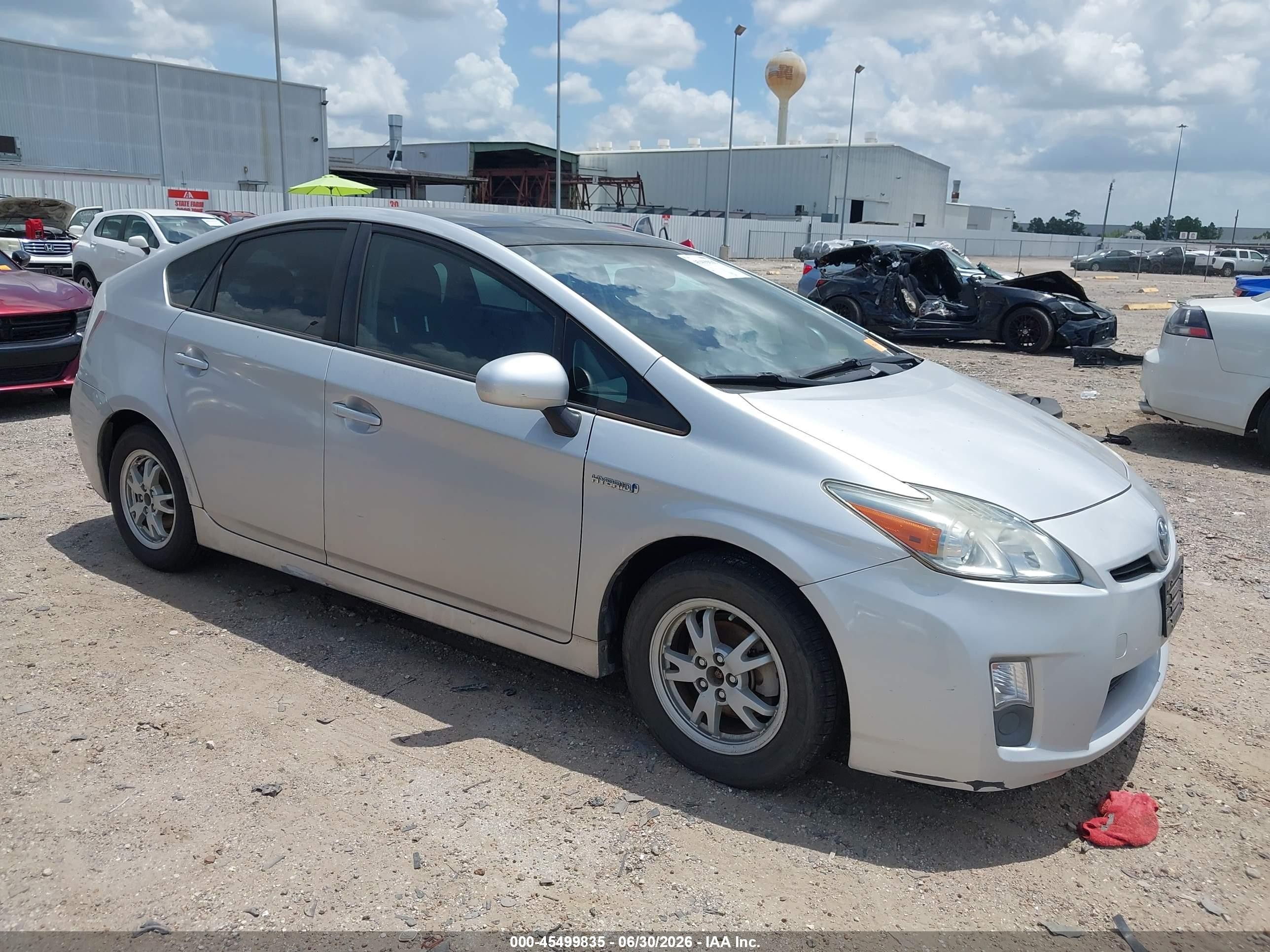 2011 Toyota Prius II, VIN JTDKN3DU6B0260012 — Side