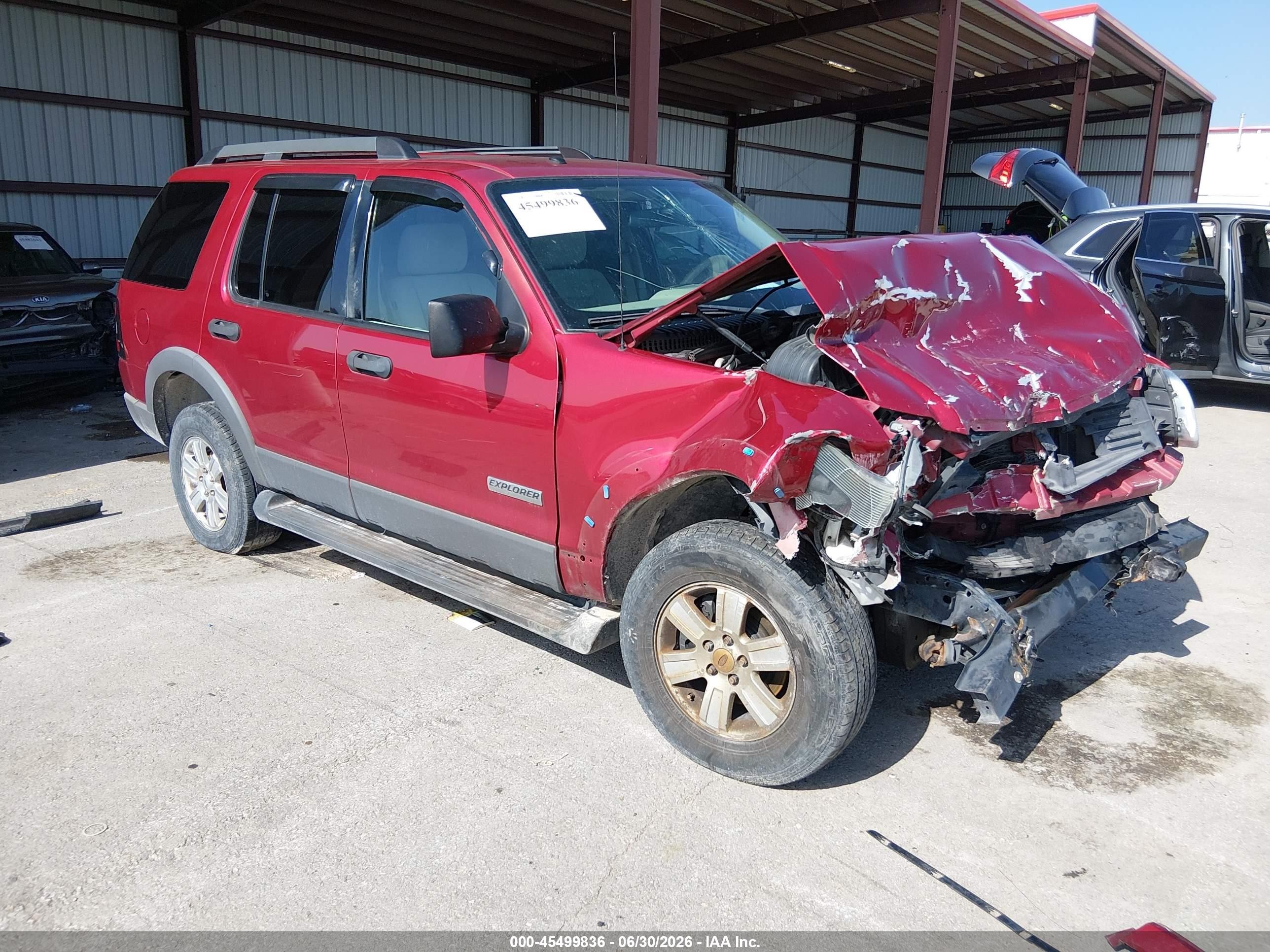 2006 Ford Explorer XLT, VIN 1FMEU73E86UA93289 — Front end