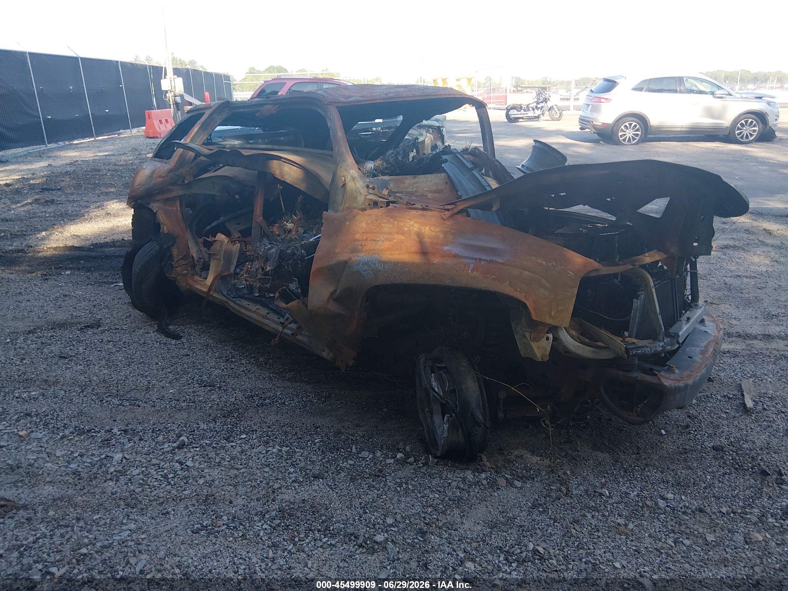 2004 Chevrolet TrailBlazer LS, VIN 1GNDS13S142339687 — Burn