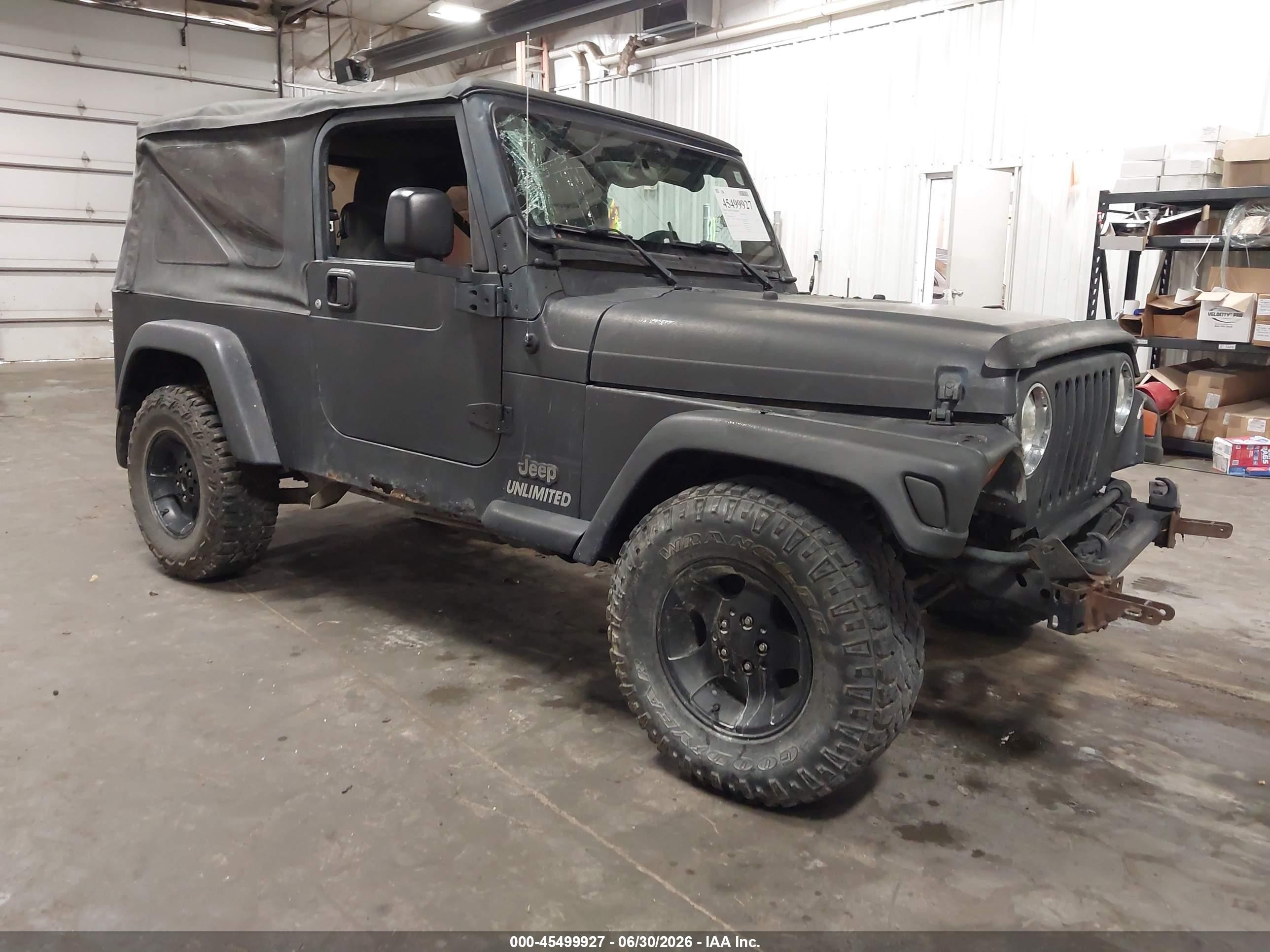 2006 Jeep Wrangler Unlimited LWB, VIN 1J4FA44S56P737473 — Front end