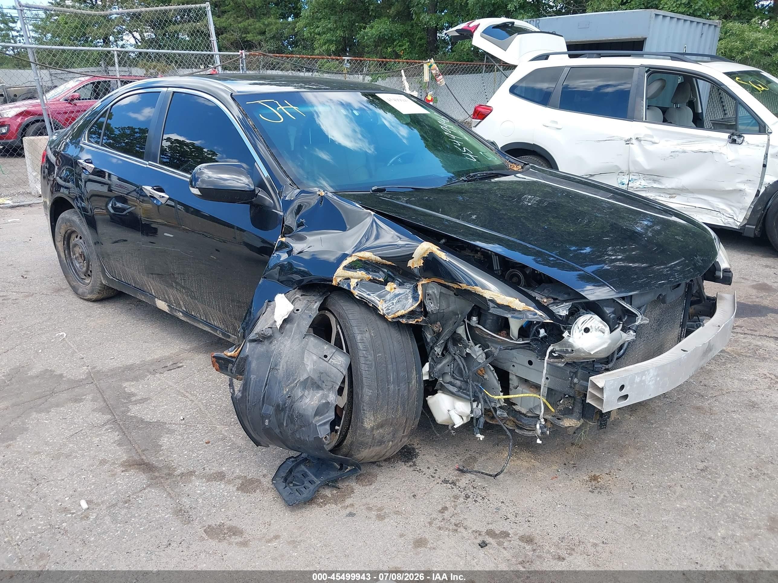 2010 Acura TSX, VIN JH4CU2F64AC037480 — Перед