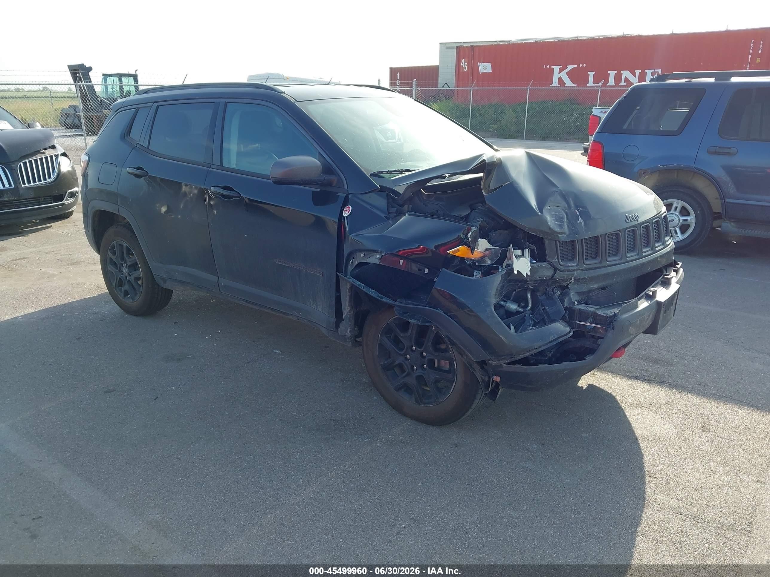 2020 Jeep Compass Trailhawk, VIN 3C4NJDDB7LT214657 — Front end