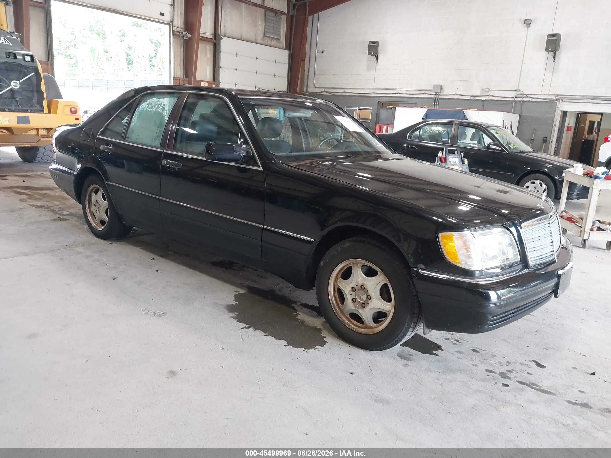 1998 Mercedes-Benz S 320/430/500, VIN WDBGA32G3WA397888 — Normal wear