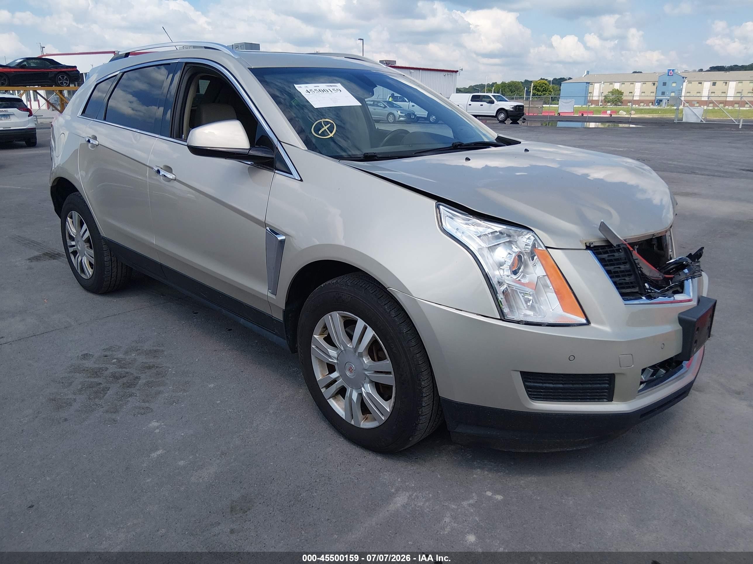 2015 Cadillac SRX Luxury Collection, VIN 3GYFNEE34FS595054 — Front end