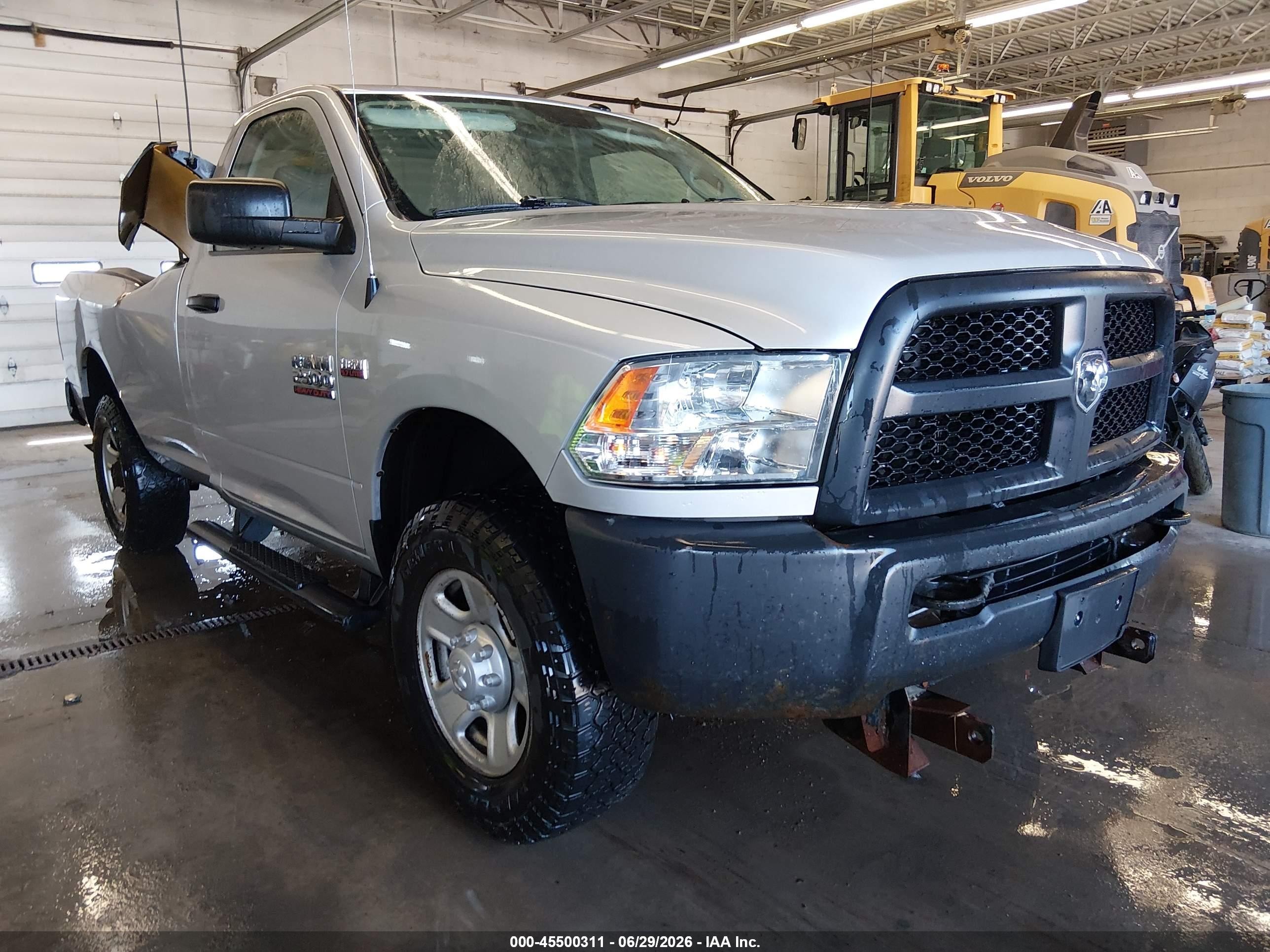 2018 Ram 2500 Tradesman, VIN 3C6LR5AT1JG363596 — Normal wear