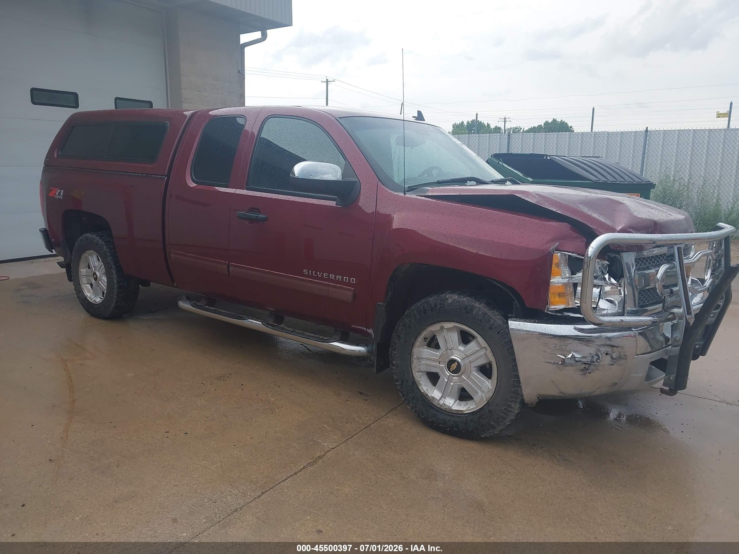 2013 Chevrolet Silverado 1500 LT, VIN 1GCRKSE70DZ176647 — Front end