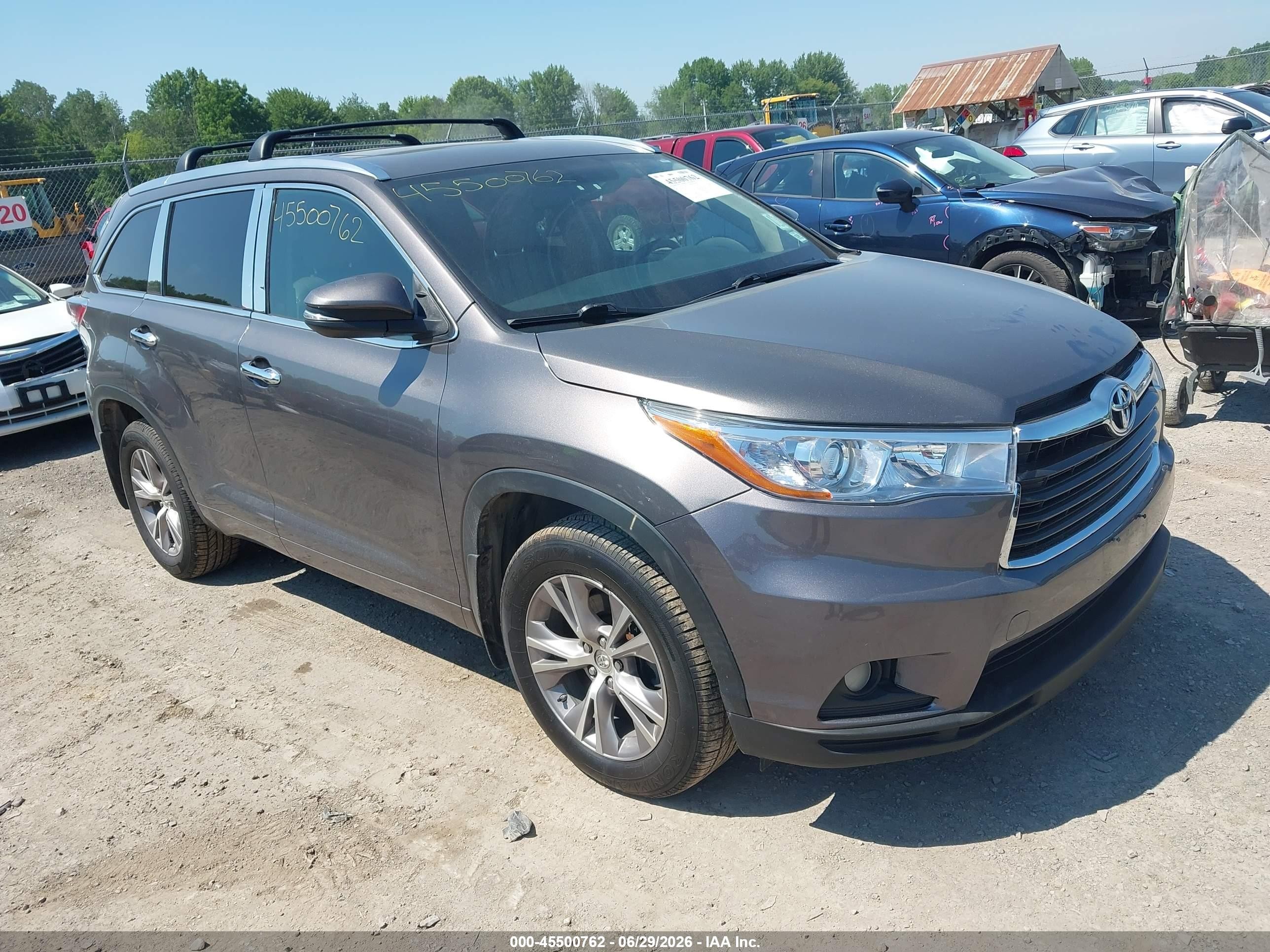 2015 Toyota Highlander XLE, VIN 5TDJKRFH9FS113404 — Undercarriage
