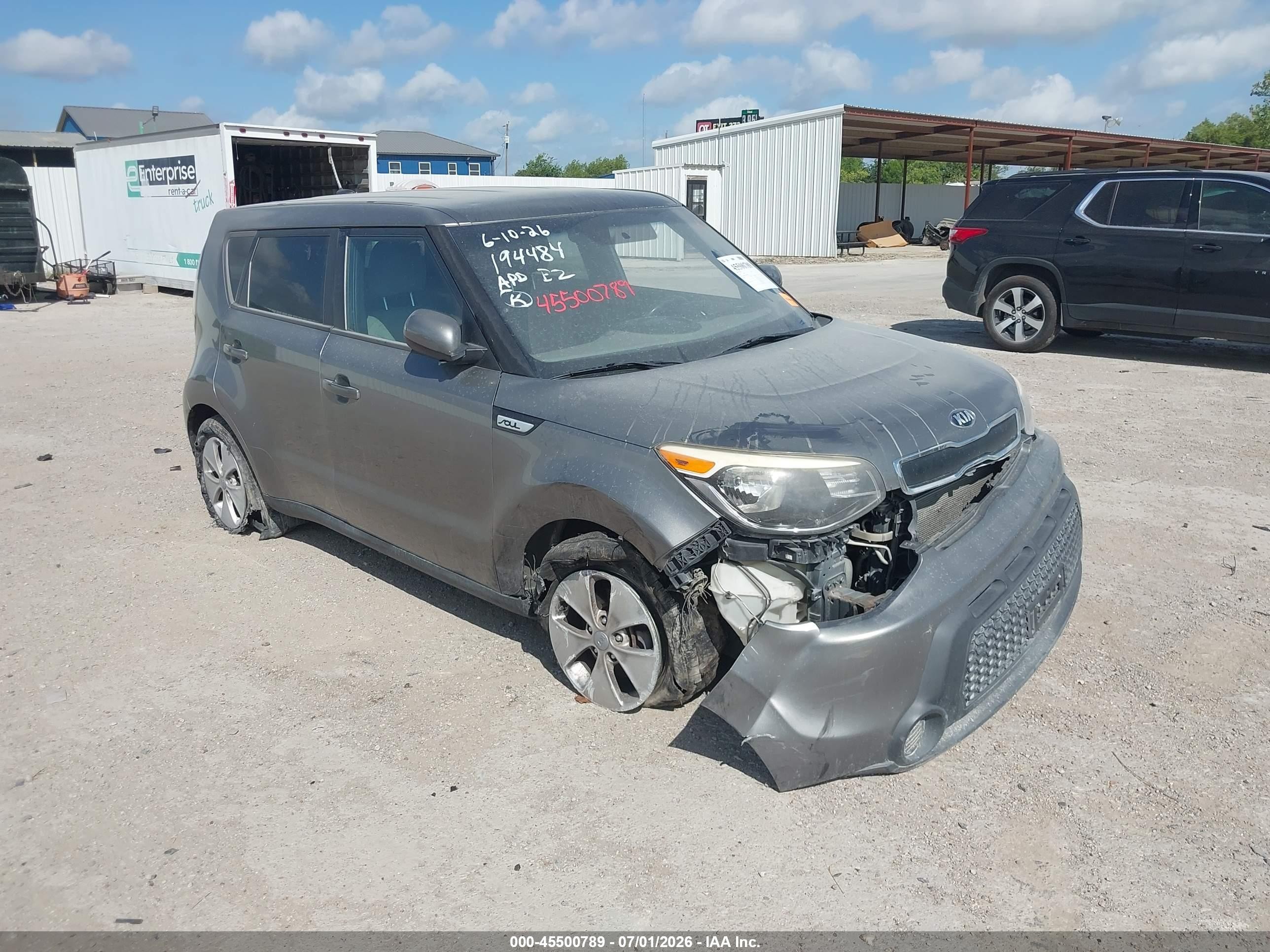 2016 Kia Soul, VIN KNDJN2A20G7257209 — Front end