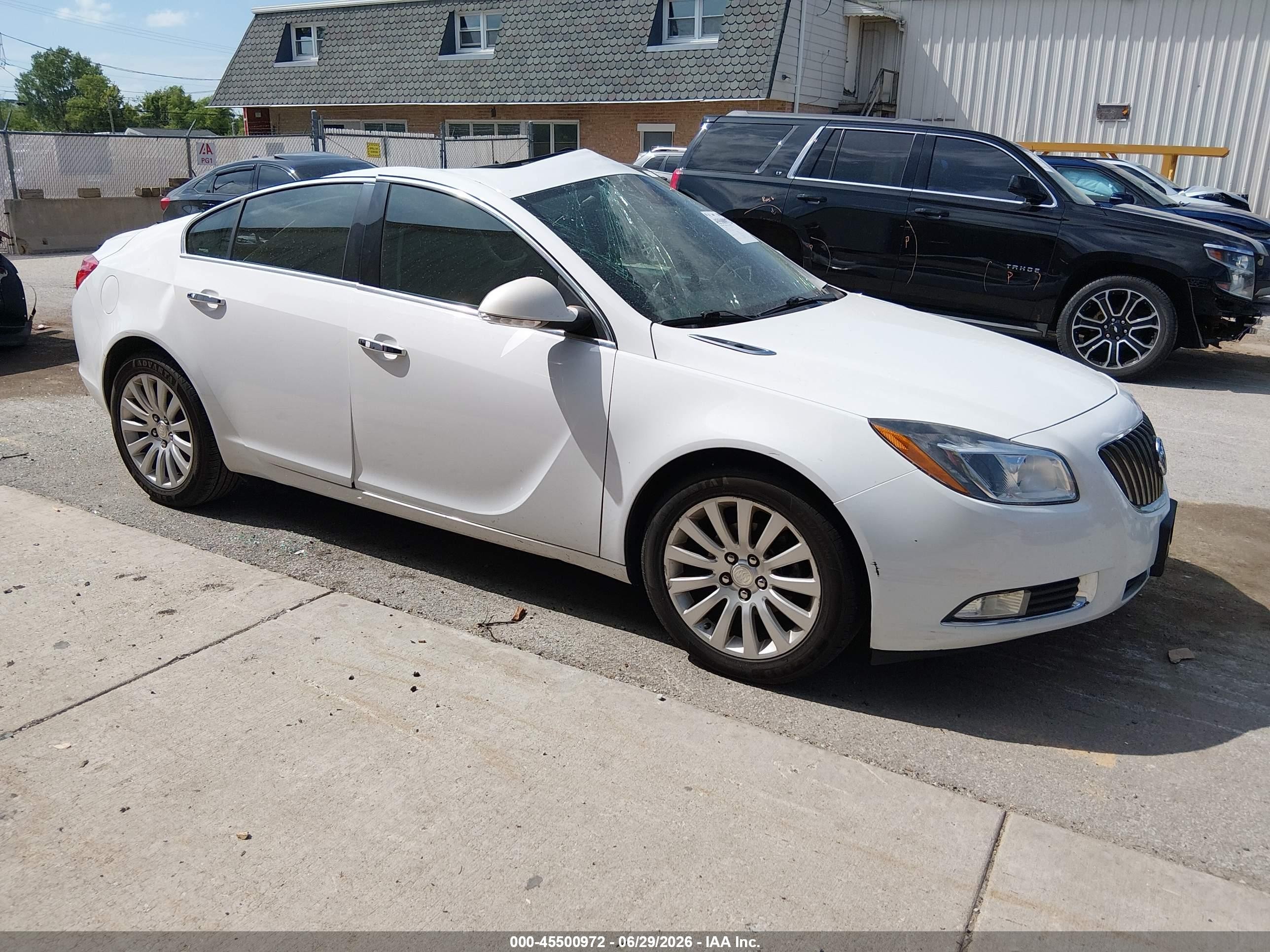 2012 Buick Regal Premium 2, VIN 2G4GT5GK8C9115400 — Стихия