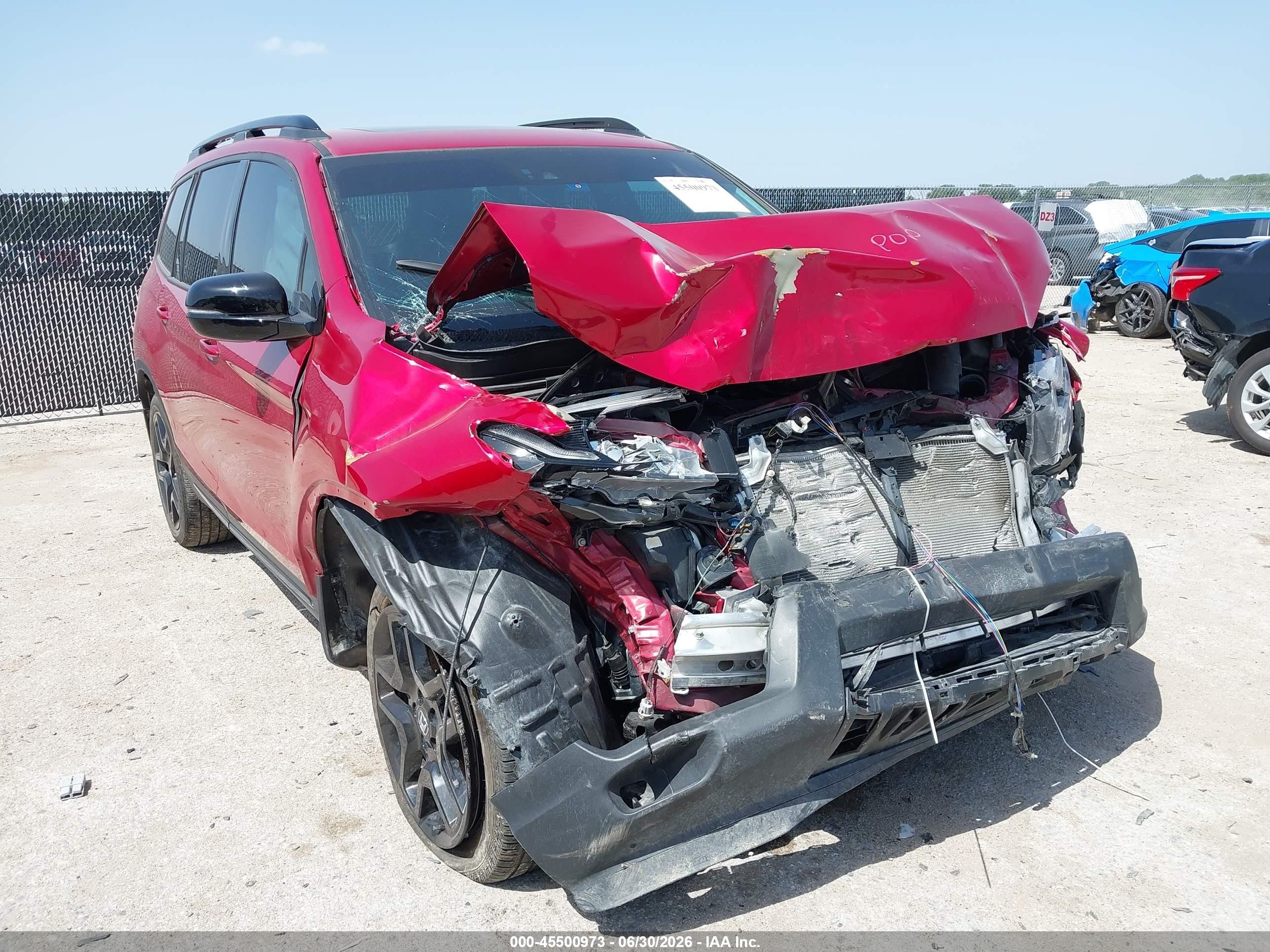 2024 Honda Passport Black Edition, VIN 5FNYF8H85RB015778 — Front end