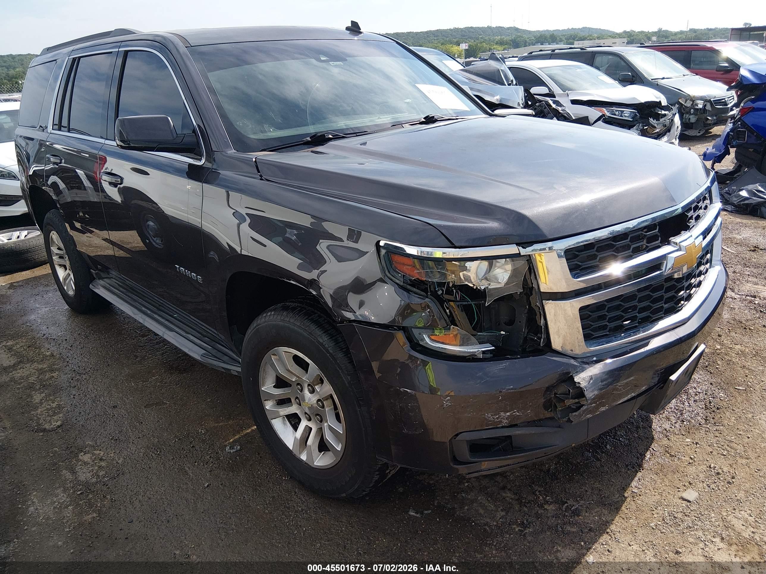 2015 Chevrolet Tahoe LT, VIN 1GNSCBKC0FR118094 — Перед